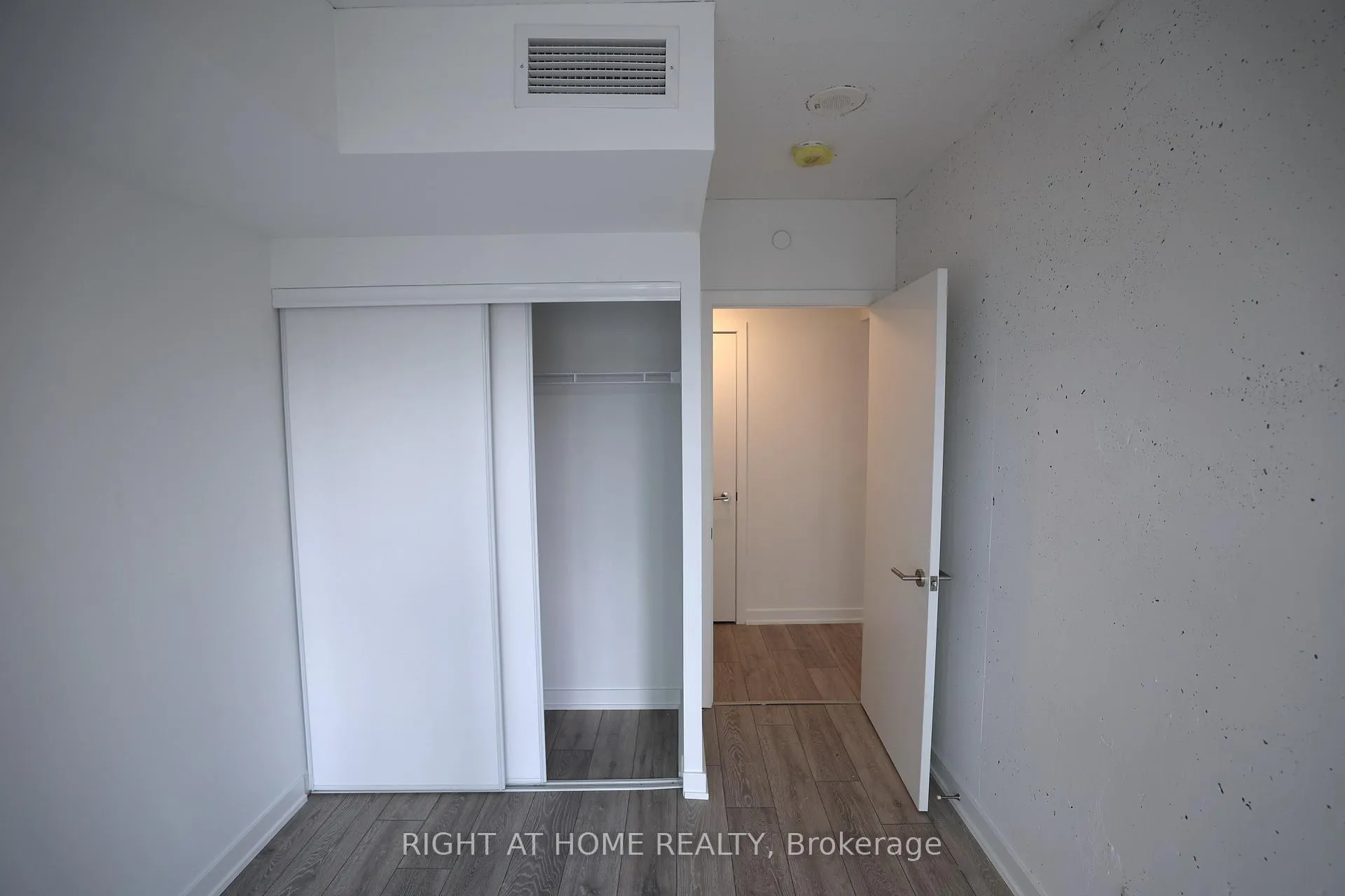 Photo 4 of Unit 804, 47 Mutual Street, Toronto, Church-Yonge Corridor — HOMEH