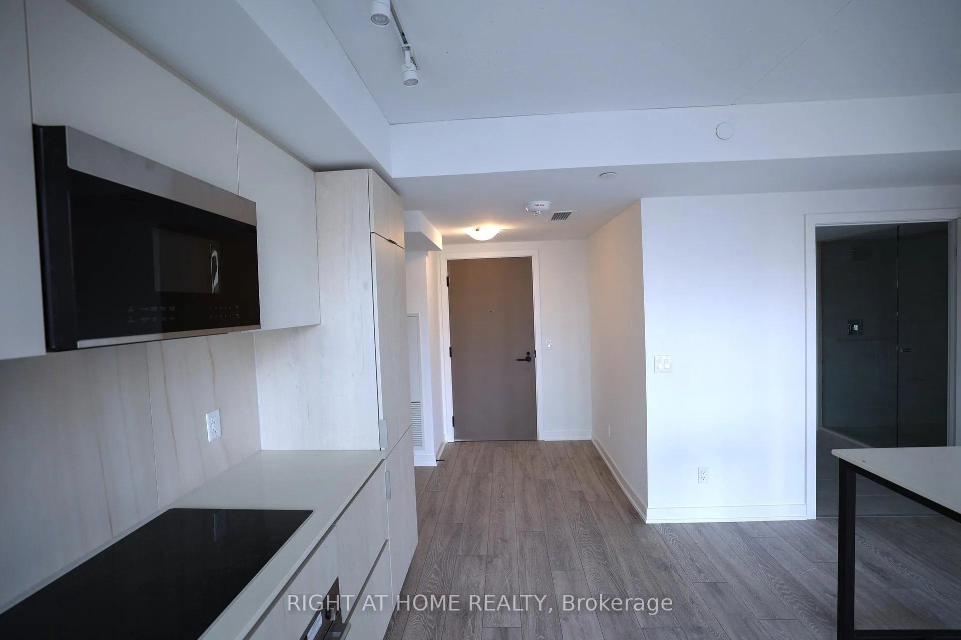 Photo 5 of Unit 804, 47 Mutual Street, Toronto, Church-Yonge Corridor — HOMEH