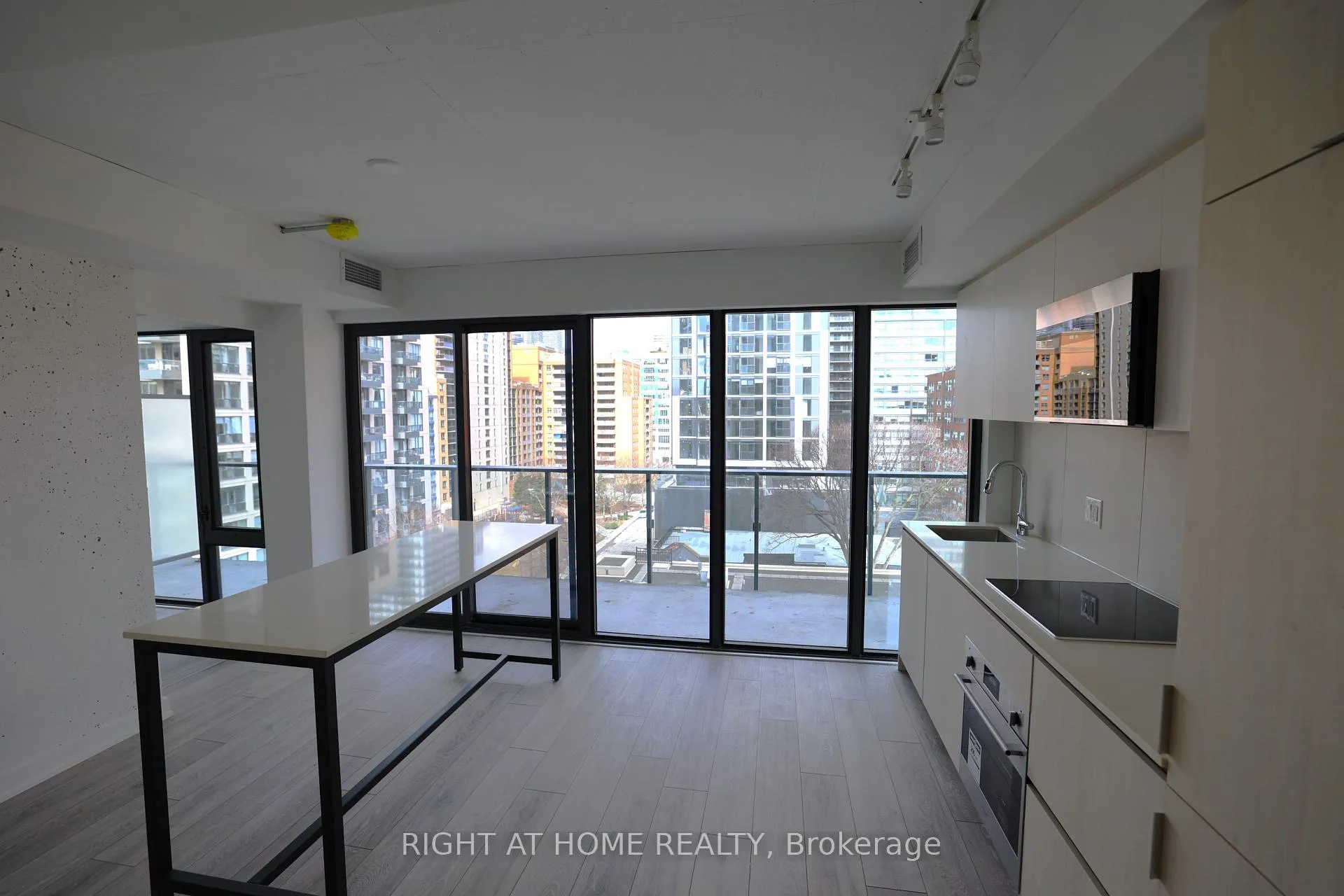 Photo 6 of Unit 804, 47 Mutual Street, Toronto, Church-Yonge Corridor — HOMEH