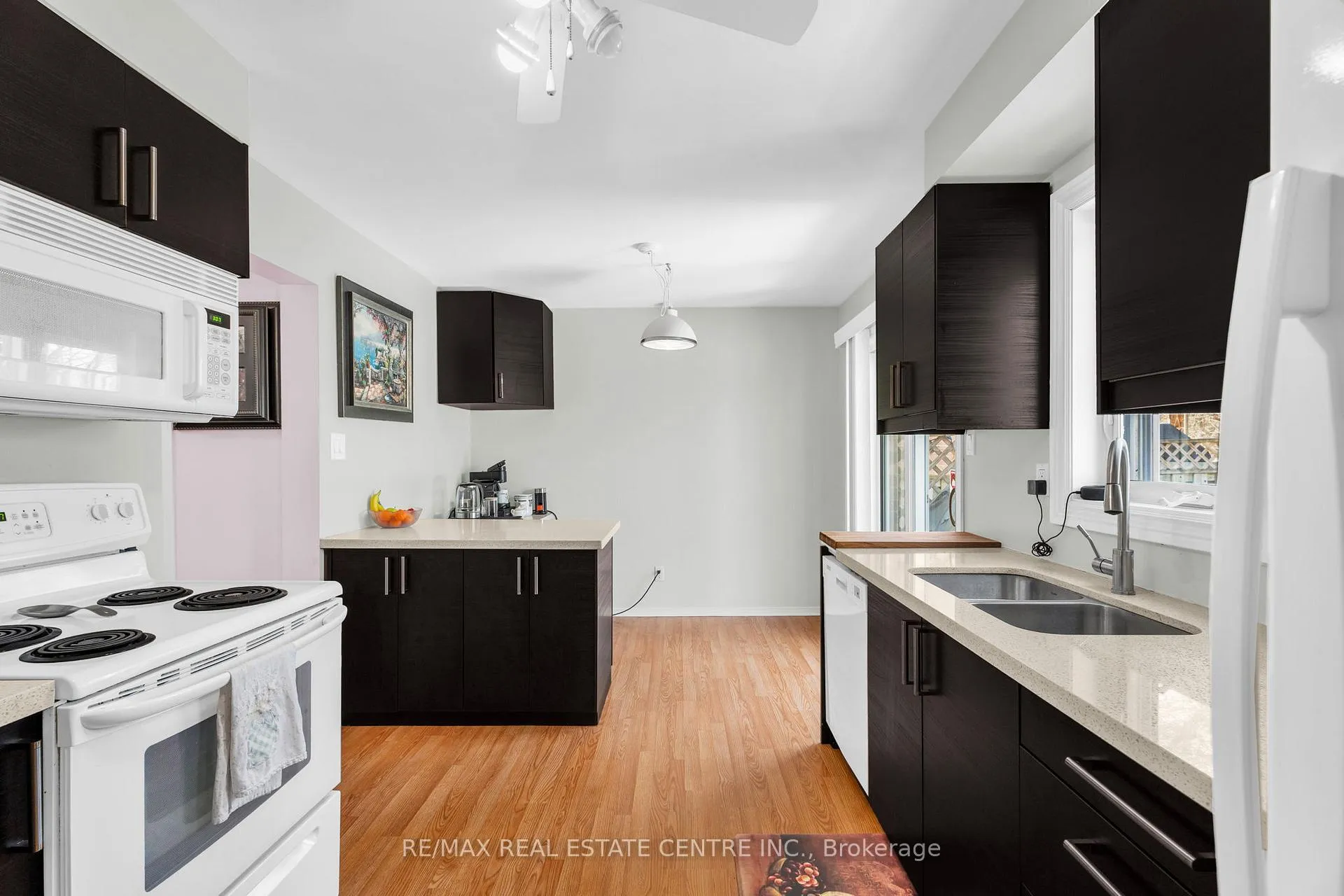 Photo 6 of 190 Lisa Marie Drive, Orangeville — HOMEH