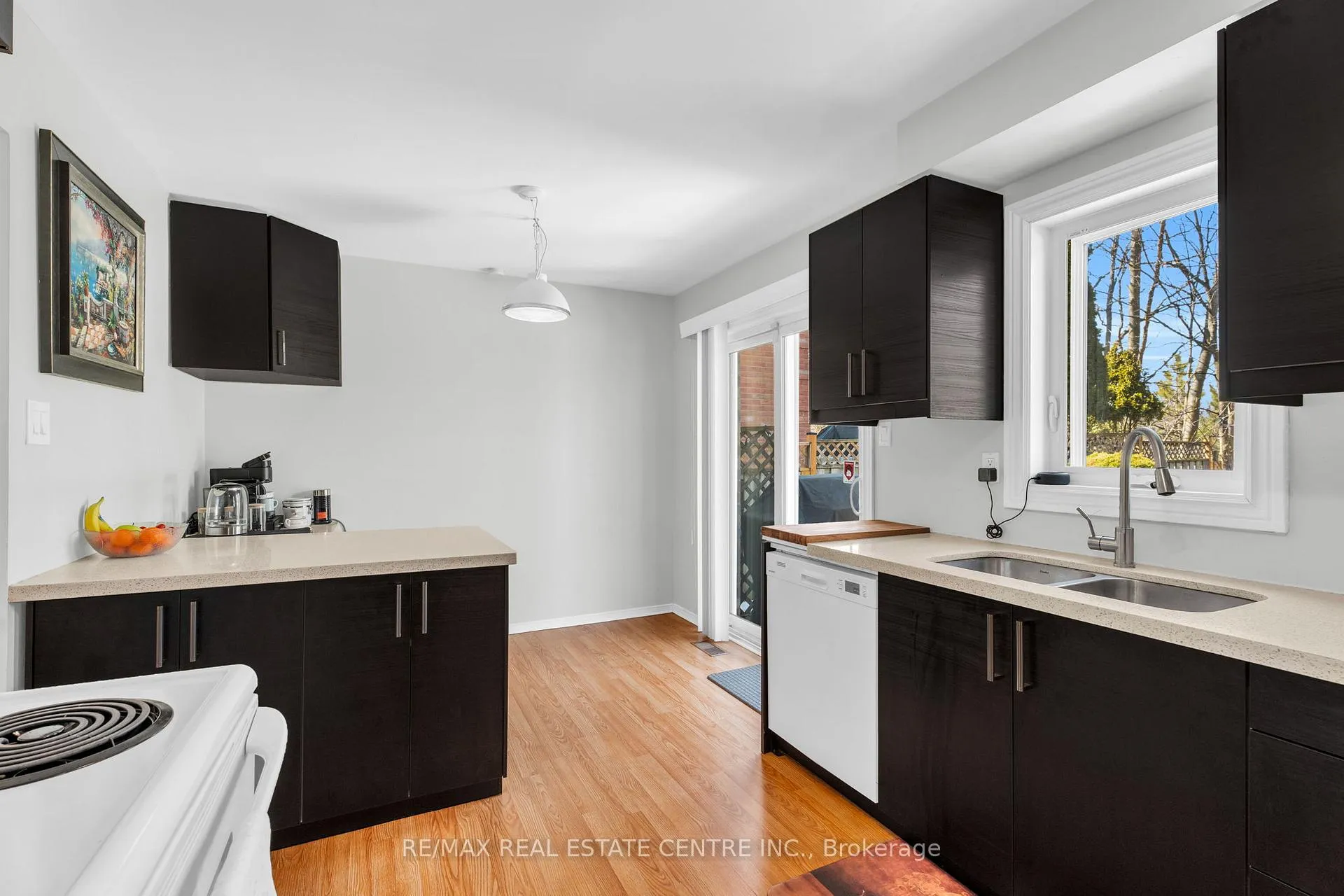 Photo 7 of 190 Lisa Marie Drive, Orangeville — HOMEH