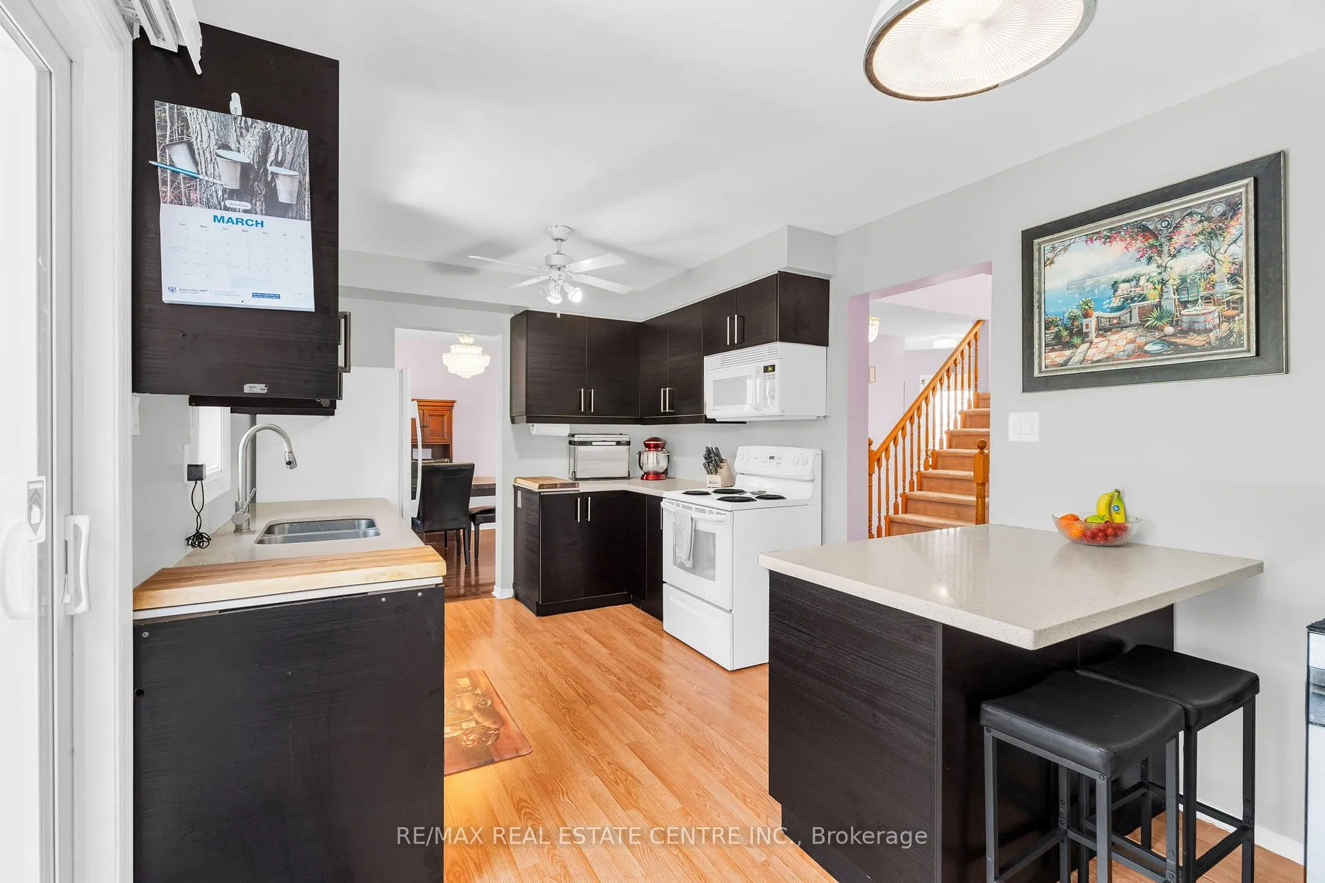 Photo 8 of 190 Lisa Marie Drive, Orangeville — HOMEH