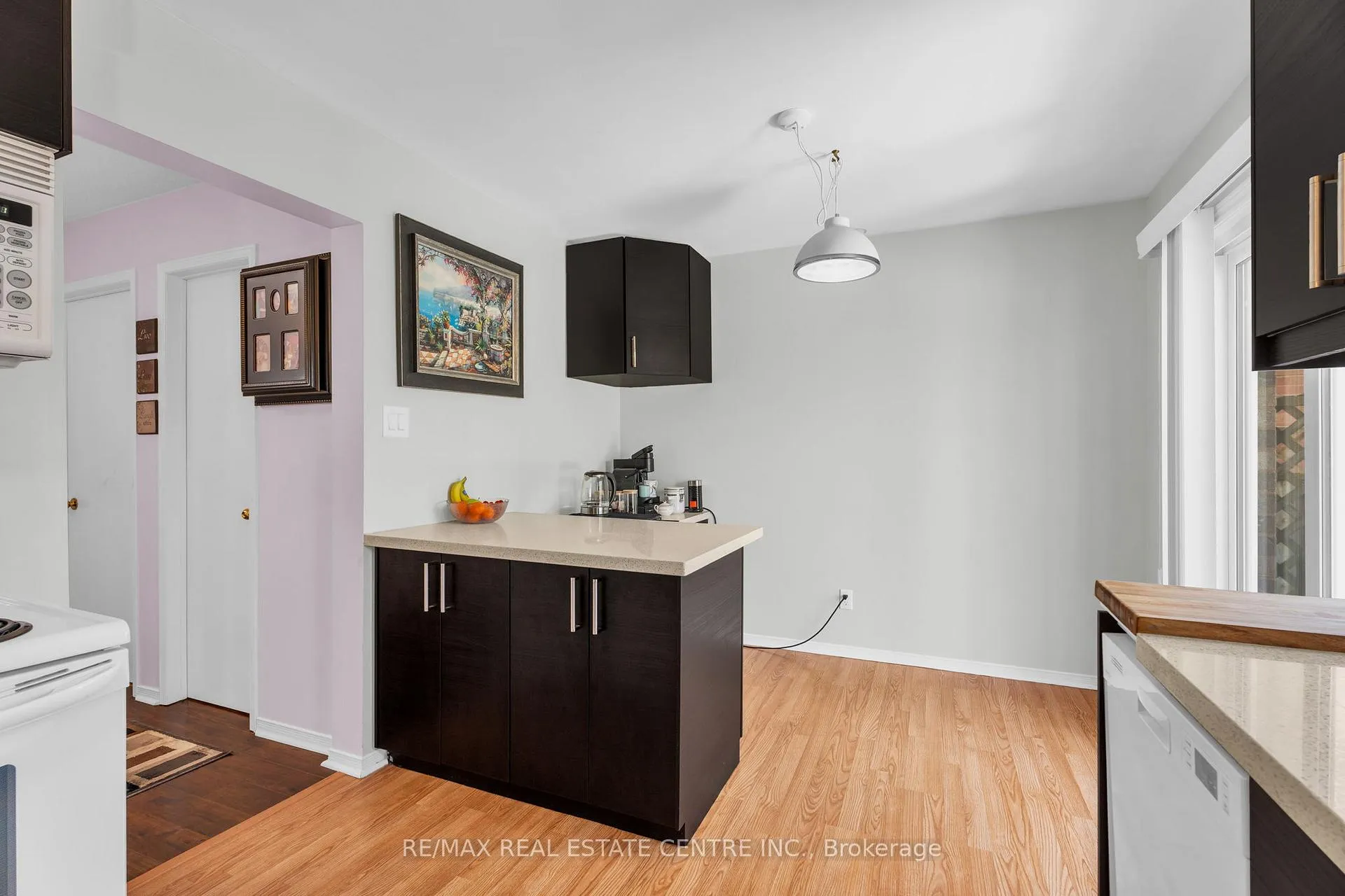 Photo 10 of 190 Lisa Marie Drive, Orangeville — HOMEH