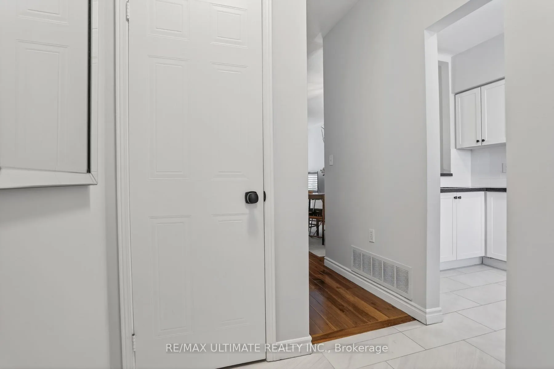 Photo 2 of Unit 21, 630 Evans Avenue, Etobicoke, Alderwood — HOMEH