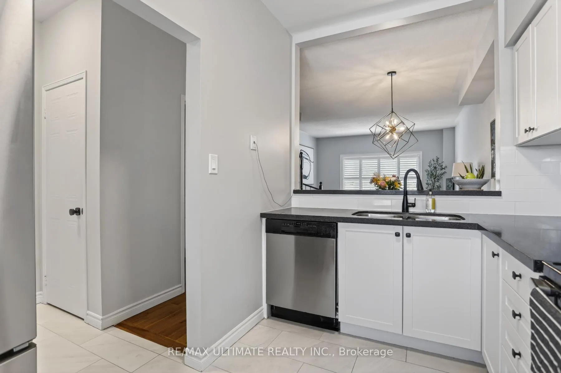 Photo 4 of Unit 21, 630 Evans Avenue, Etobicoke, Alderwood — HOMEH