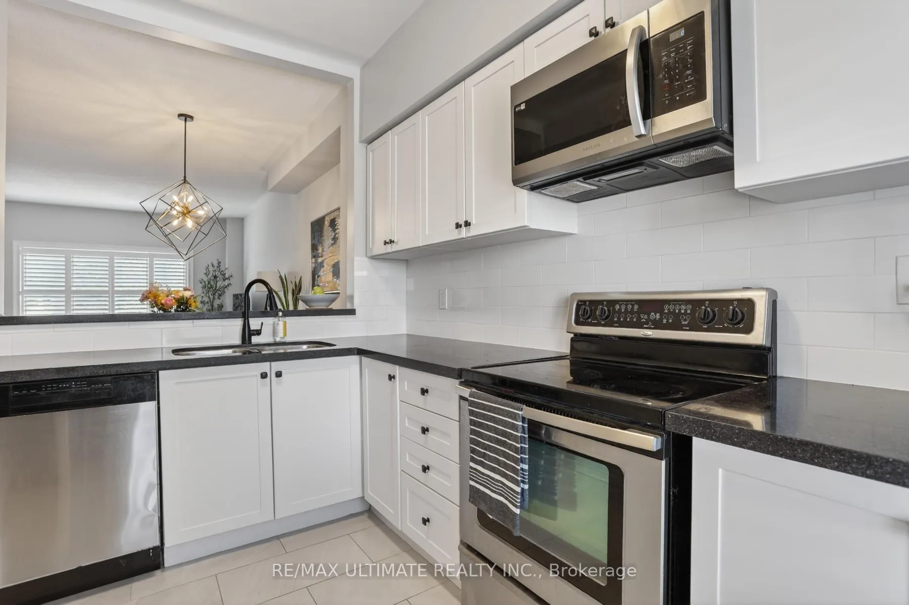 Photo 5 of Unit 21, 630 Evans Avenue, Etobicoke, Alderwood — HOMEH