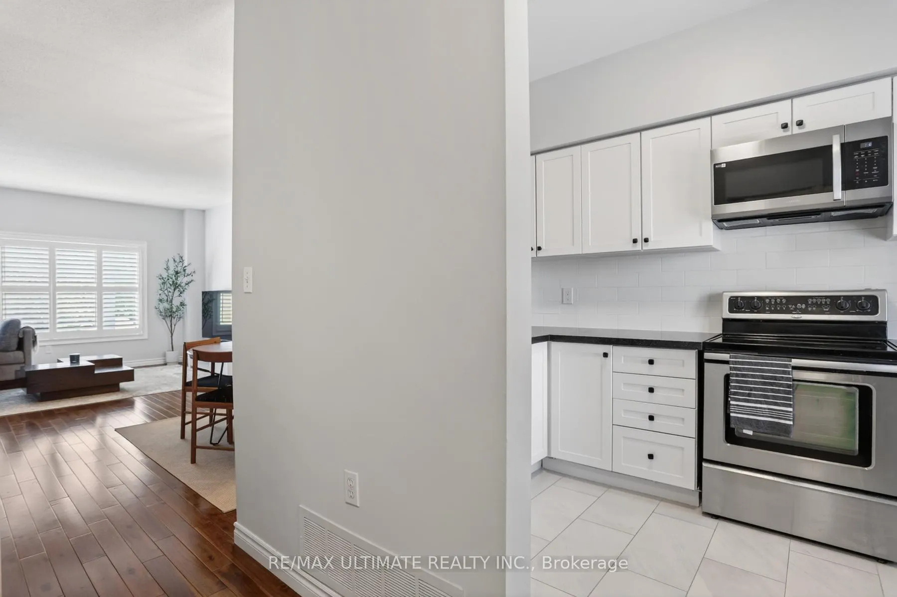 Photo 8 of Unit 21, 630 Evans Avenue, Etobicoke, Alderwood — HOMEH