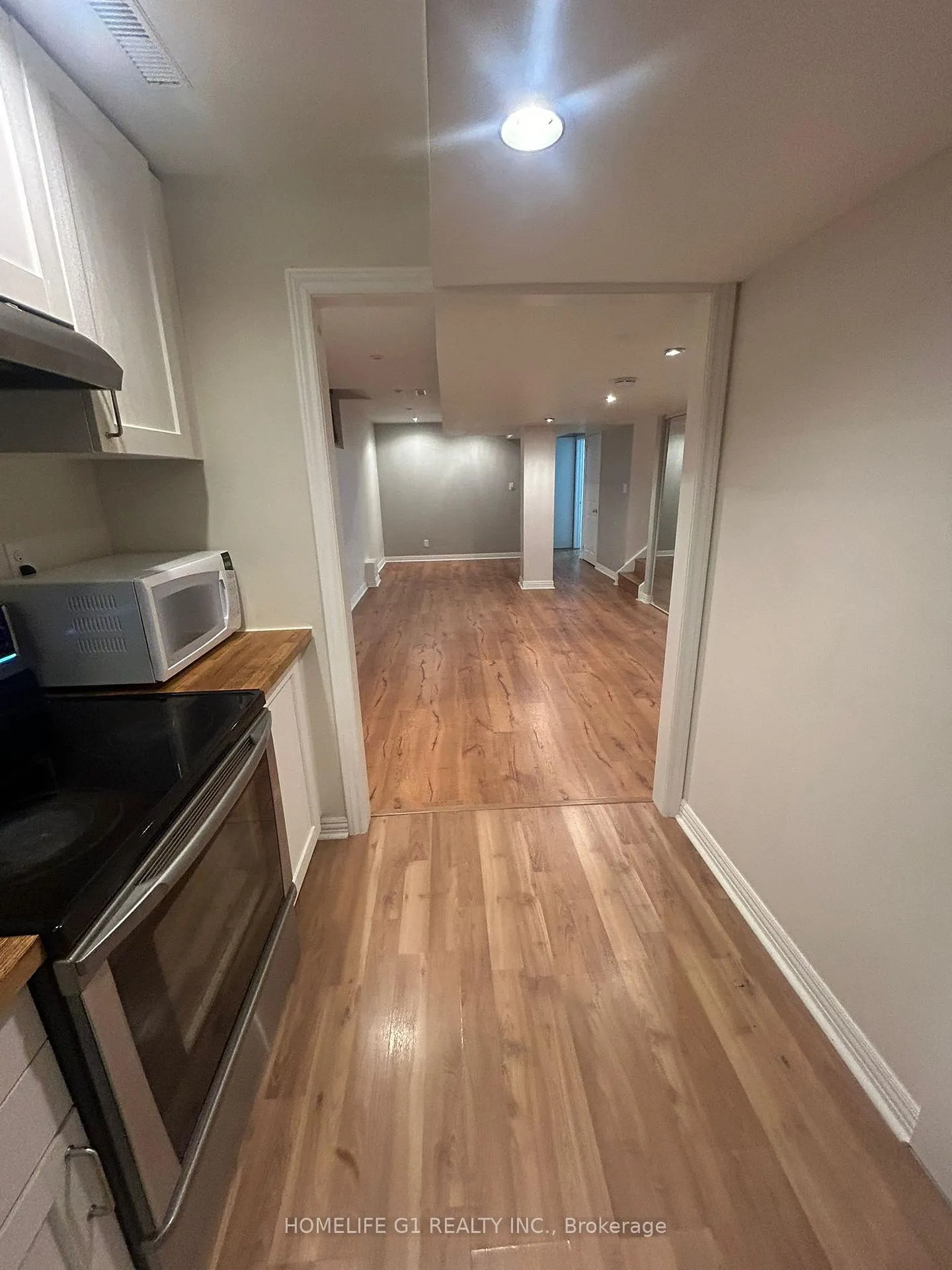Photo 3 of 5299 Roadside Way, Mississauga, Churchill Meadows — HOMEH