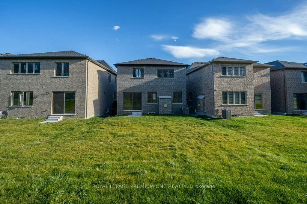 Photo 20 of 32 James Walker Avenue, Caledon, Caledon East — HOMEH
