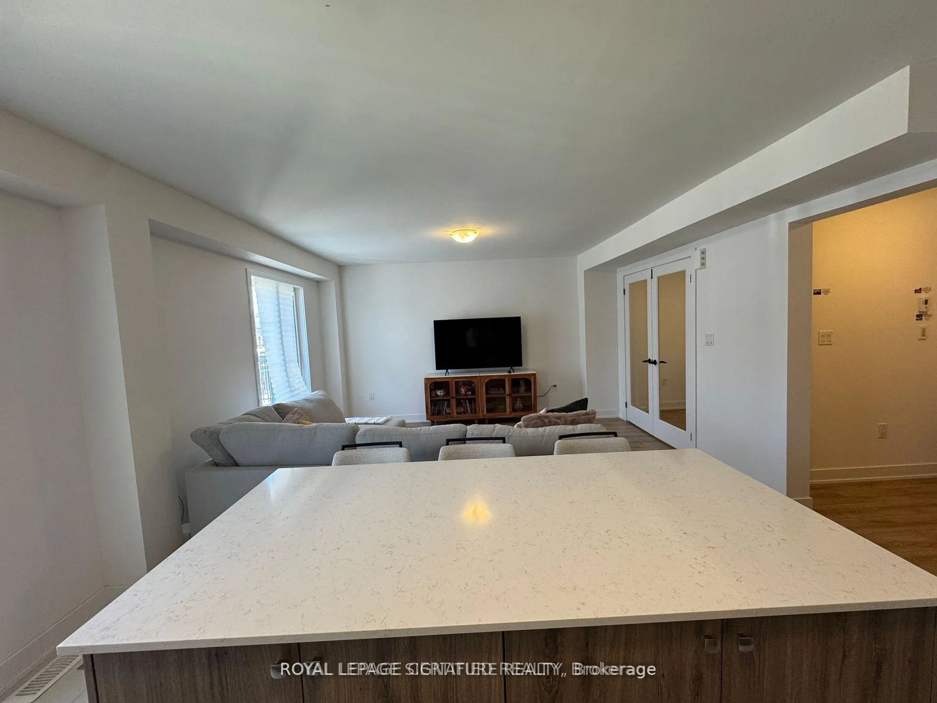 Photo 2 of 36 Silo Mews, Barrie, Rural Barrie Southeast — HOMEH