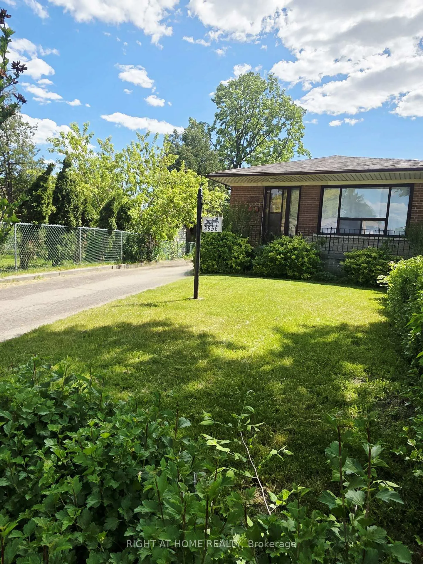 Photo 1 of 3556 Monica Drive, Mississauga, Malton — HOMEH