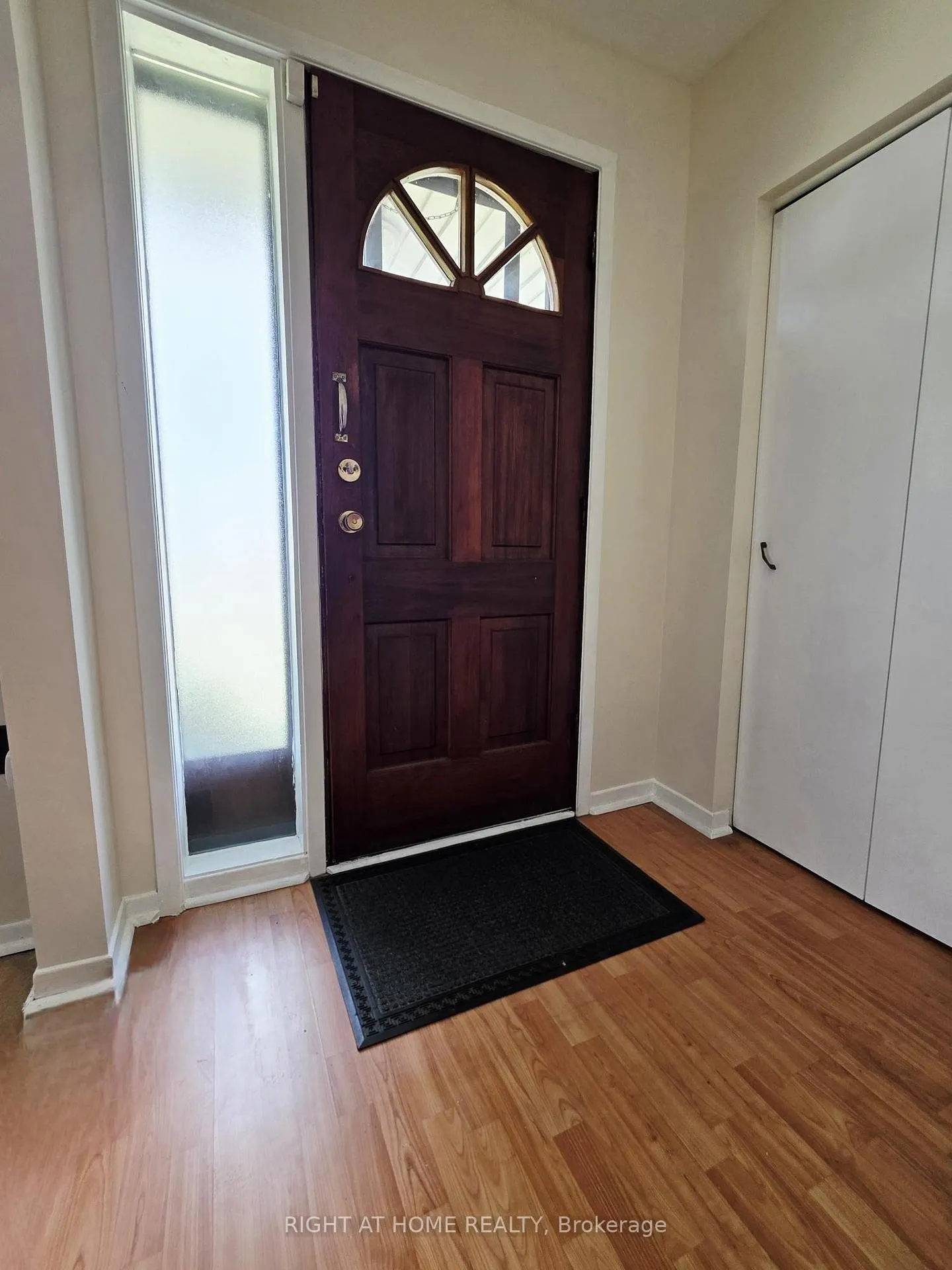 Photo 7 of 3556 Monica Drive, Mississauga, Malton — HOMEH