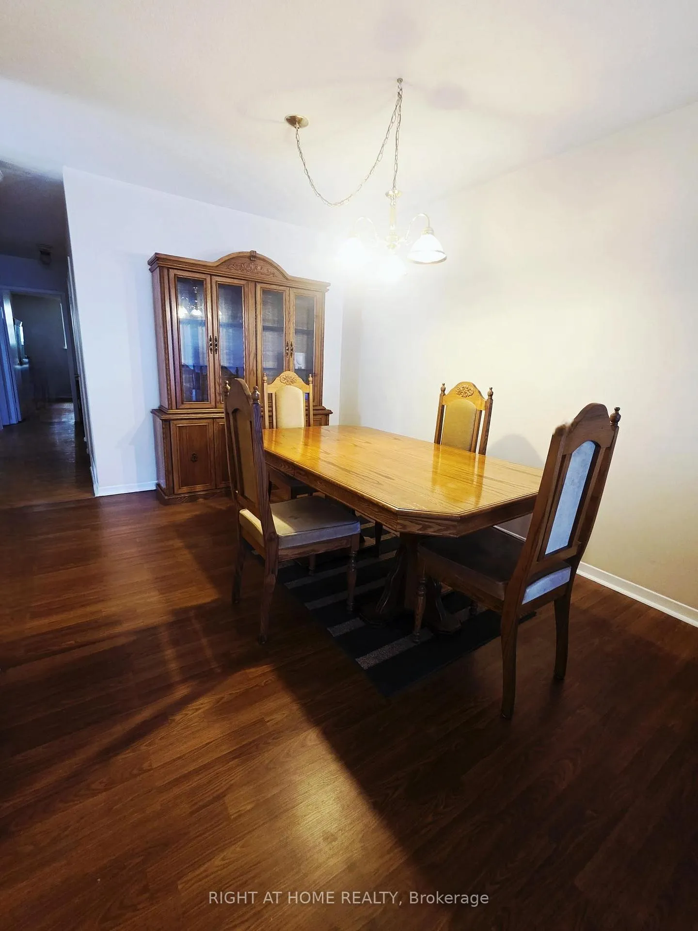 Photo 10 of 3556 Monica Drive, Mississauga, Malton — HOMEH