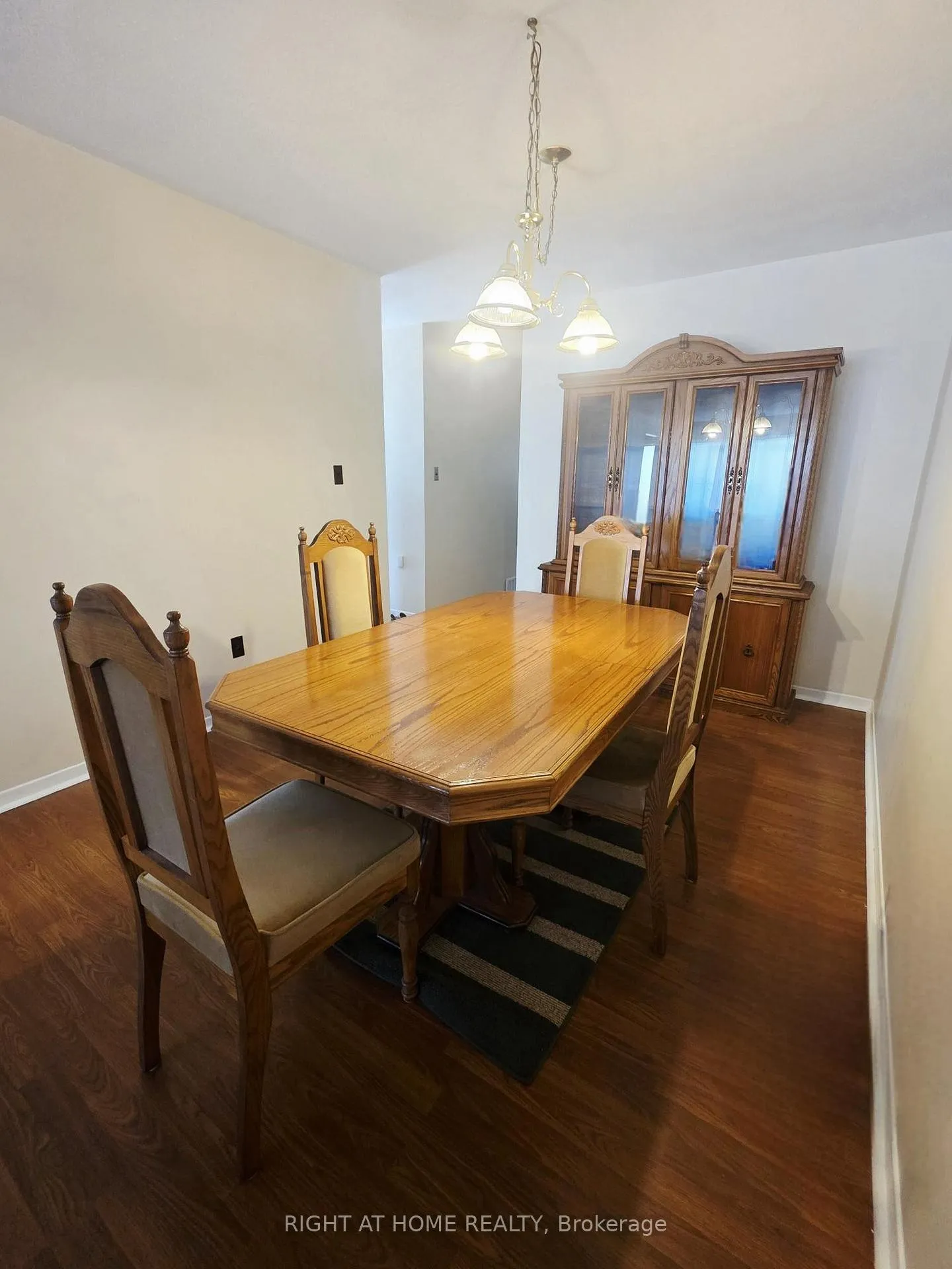 Photo 11 of 3556 Monica Drive, Mississauga, Malton — HOMEH
