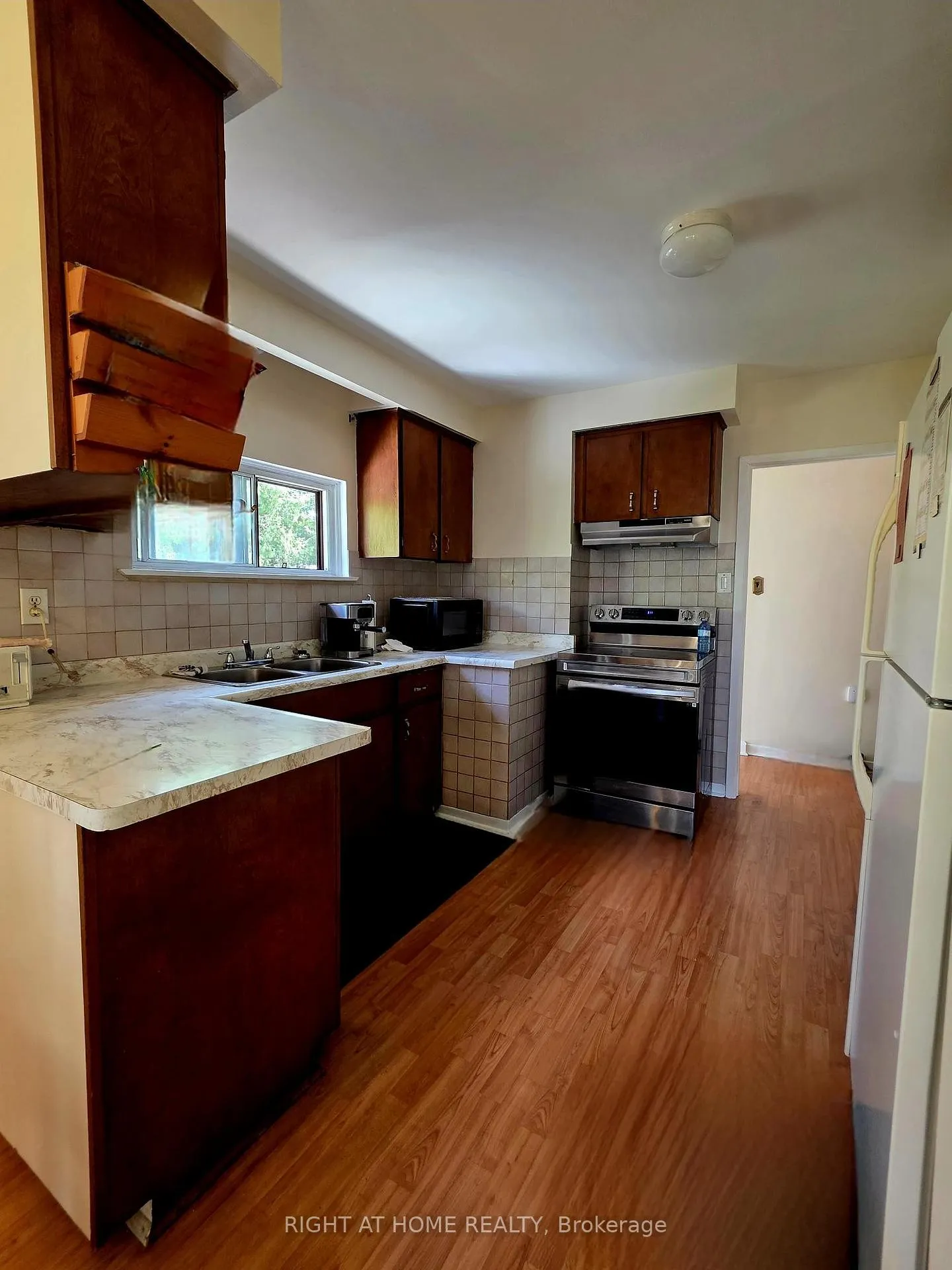 Photo 19 of 3556 Monica Drive, Mississauga, Malton — HOMEH