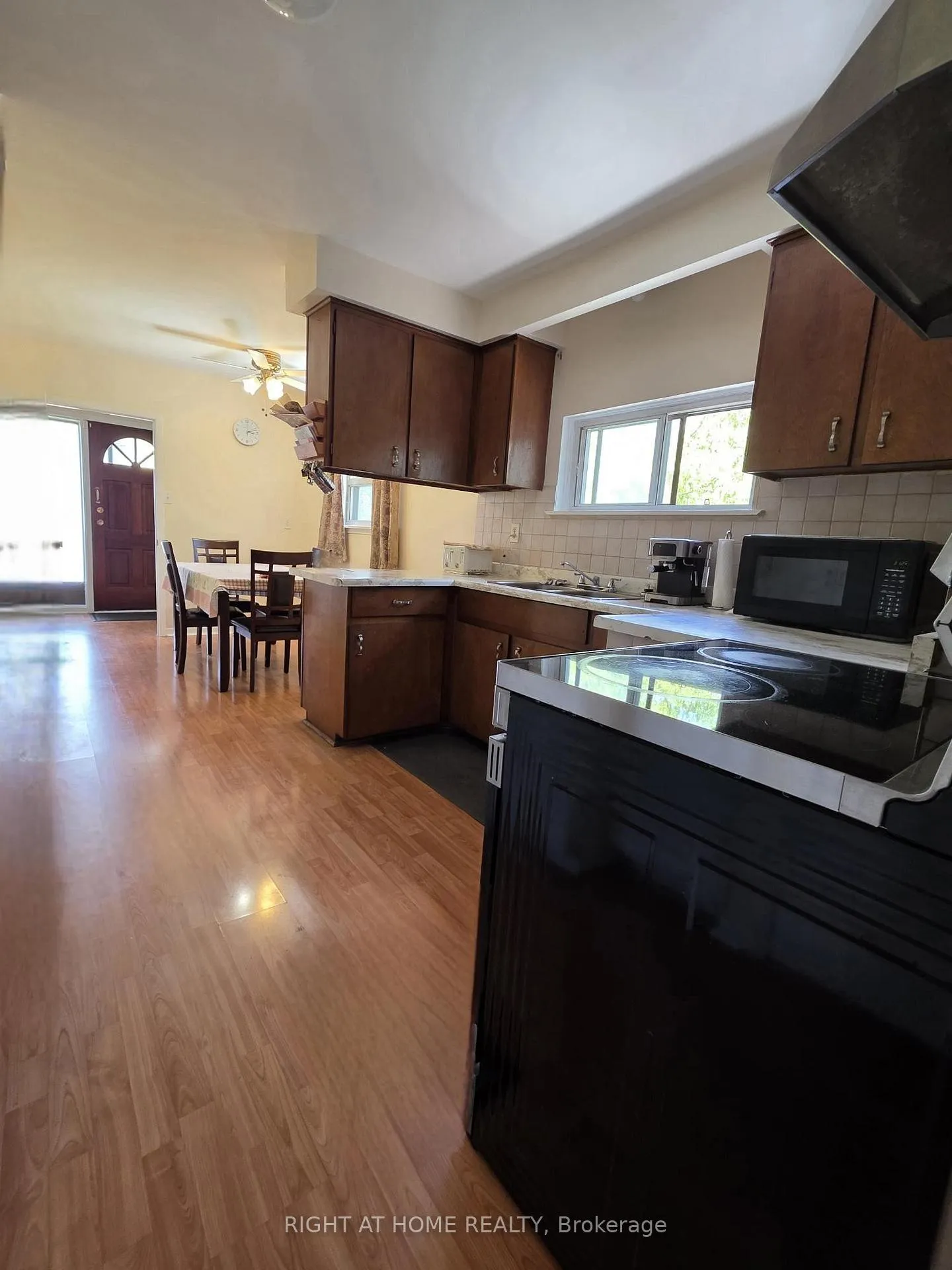 Photo 23 of 3556 Monica Drive, Mississauga, Malton — HOMEH