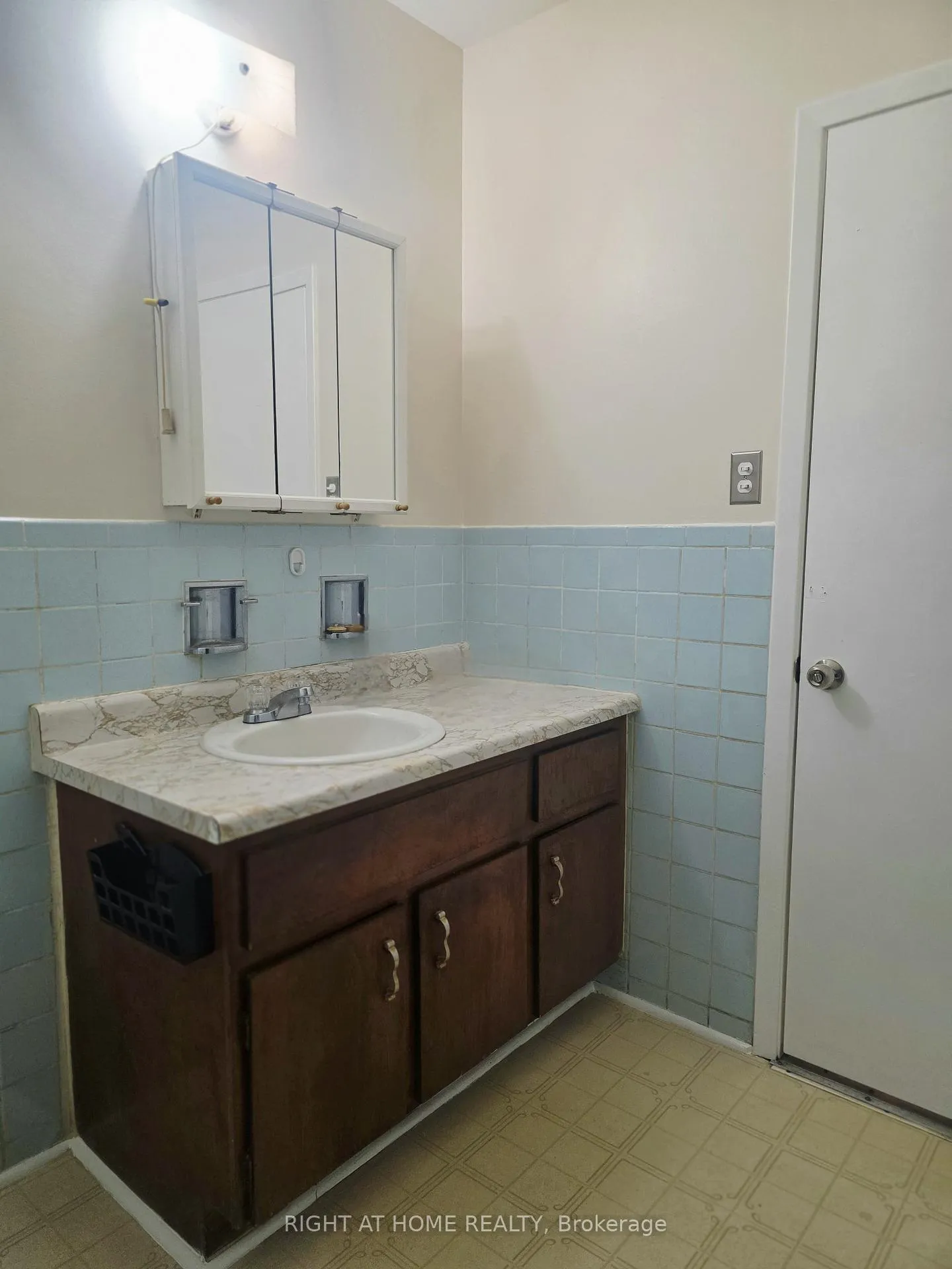 Photo 32 of 3556 Monica Drive, Mississauga, Malton — HOMEH
