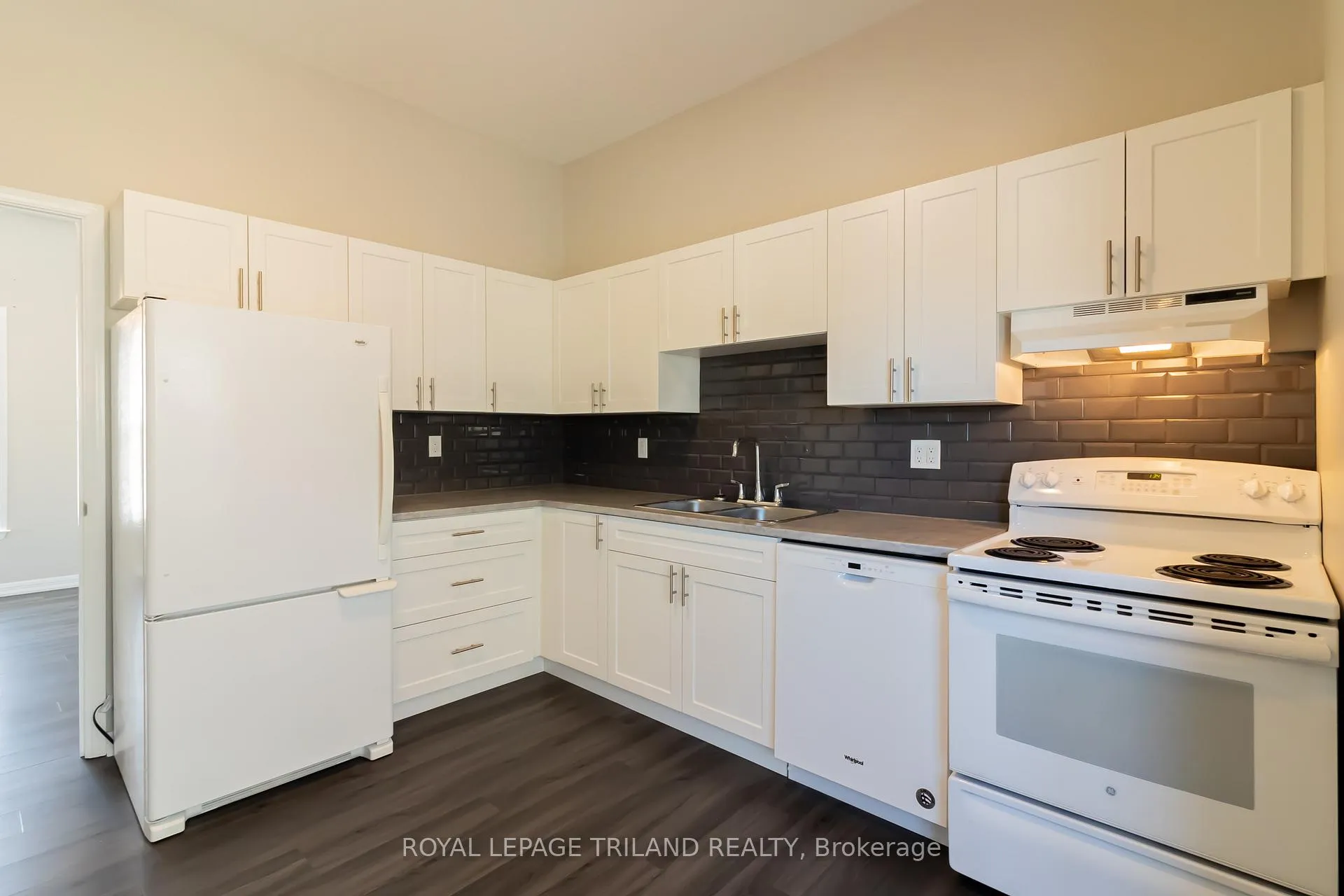 Photo 2 of Unit Upper, 613 Wellington Street, London, East F — HOMEH