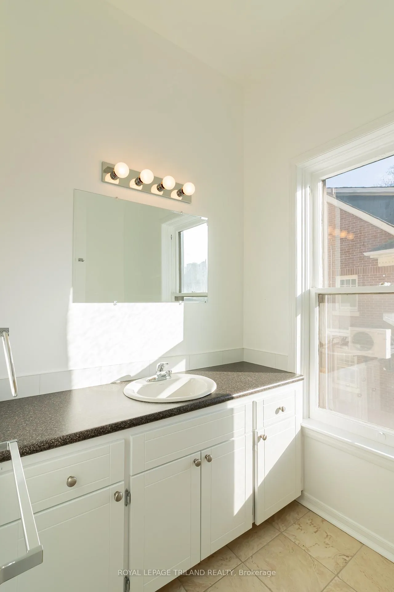Photo 8 of Unit Upper, 613 Wellington Street, London, East F — HOMEH