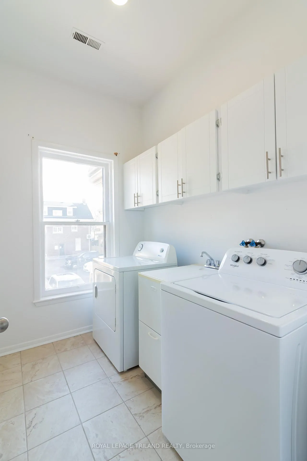 Photo 10 of Unit Upper, 613 Wellington Street, London, East F — HOMEH