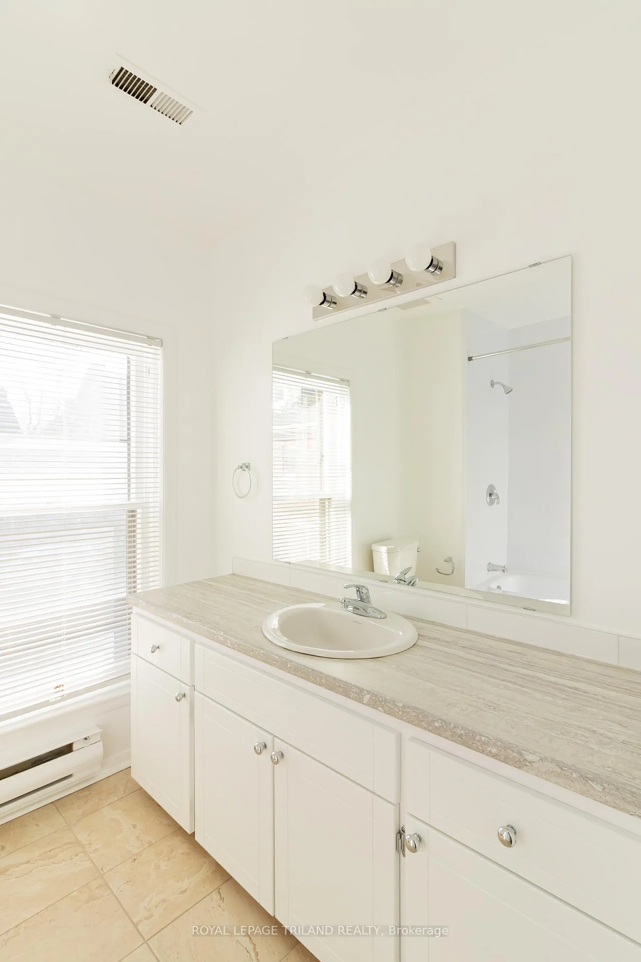 Photo 11 of Unit Upper, 613 Wellington Street, London, East F — HOMEH