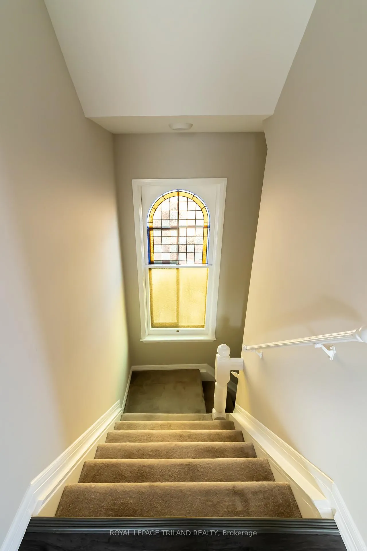 Photo 13 of Unit Upper, 613 Wellington Street, London, East F — HOMEH