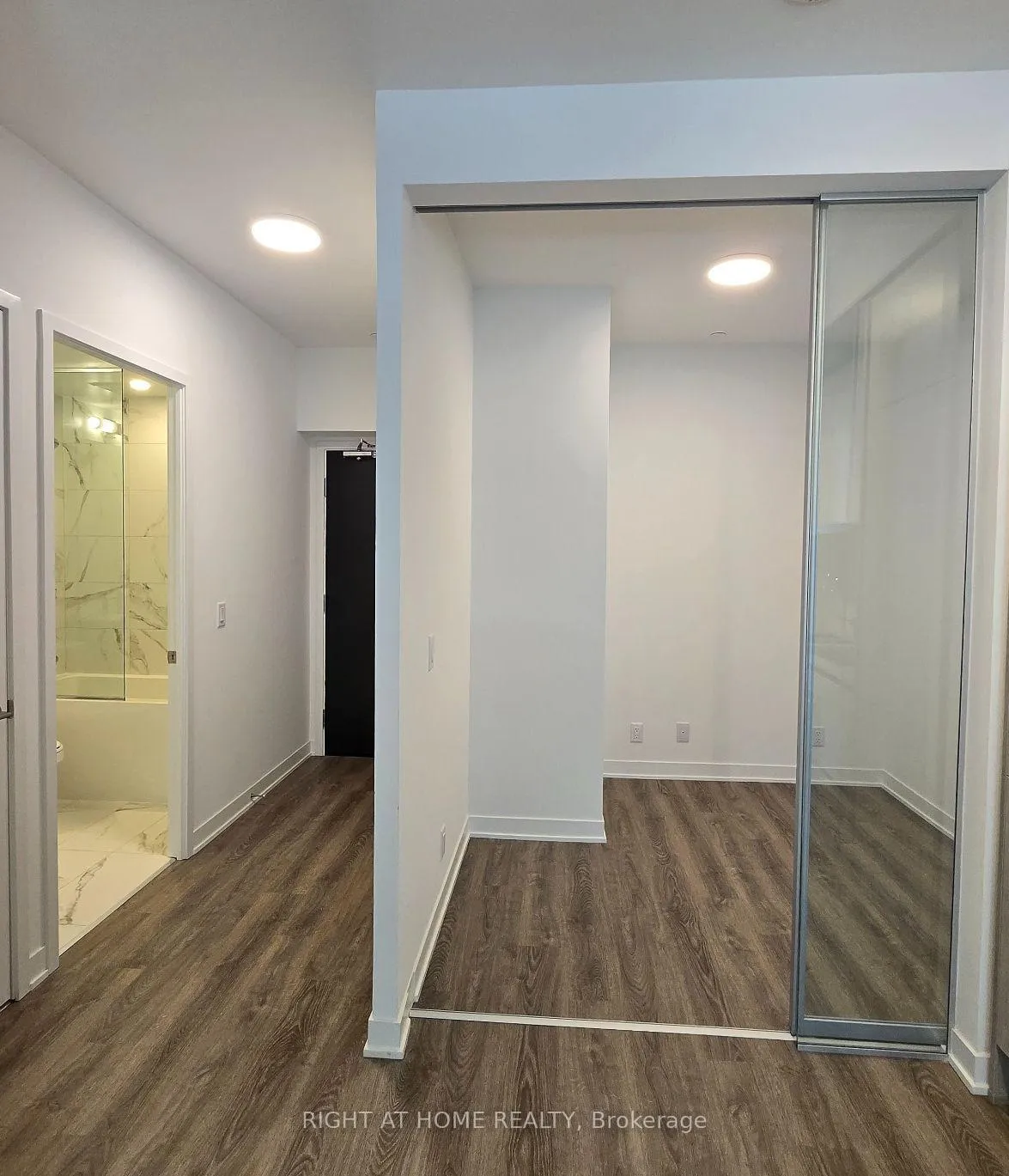 Photo 9 of Unit 1011, 180 Front Street E, Toronto, Moss Park — HOMEH