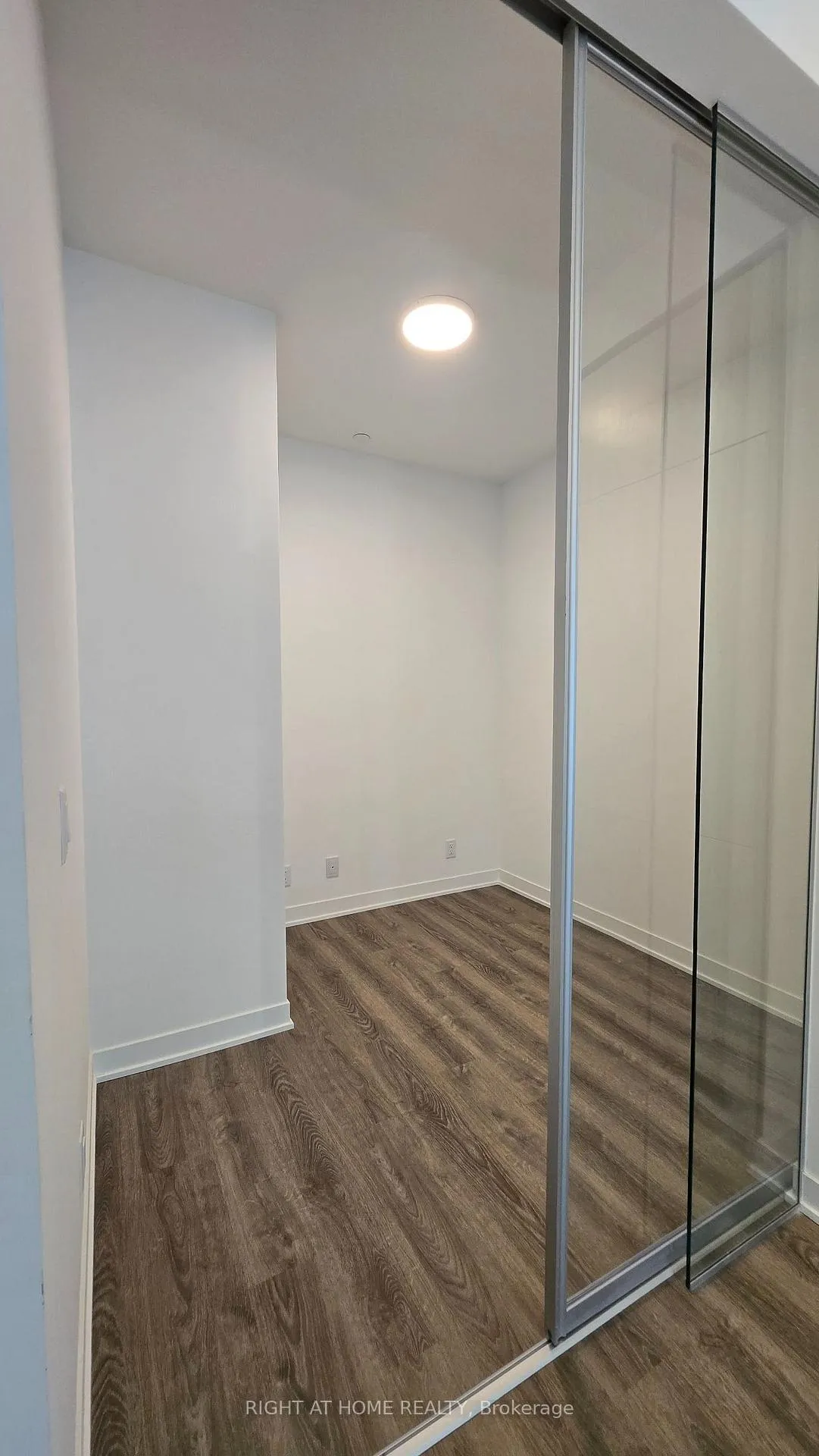Photo 10 of Unit 1011, 180 Front Street E, Toronto, Moss Park — HOMEH