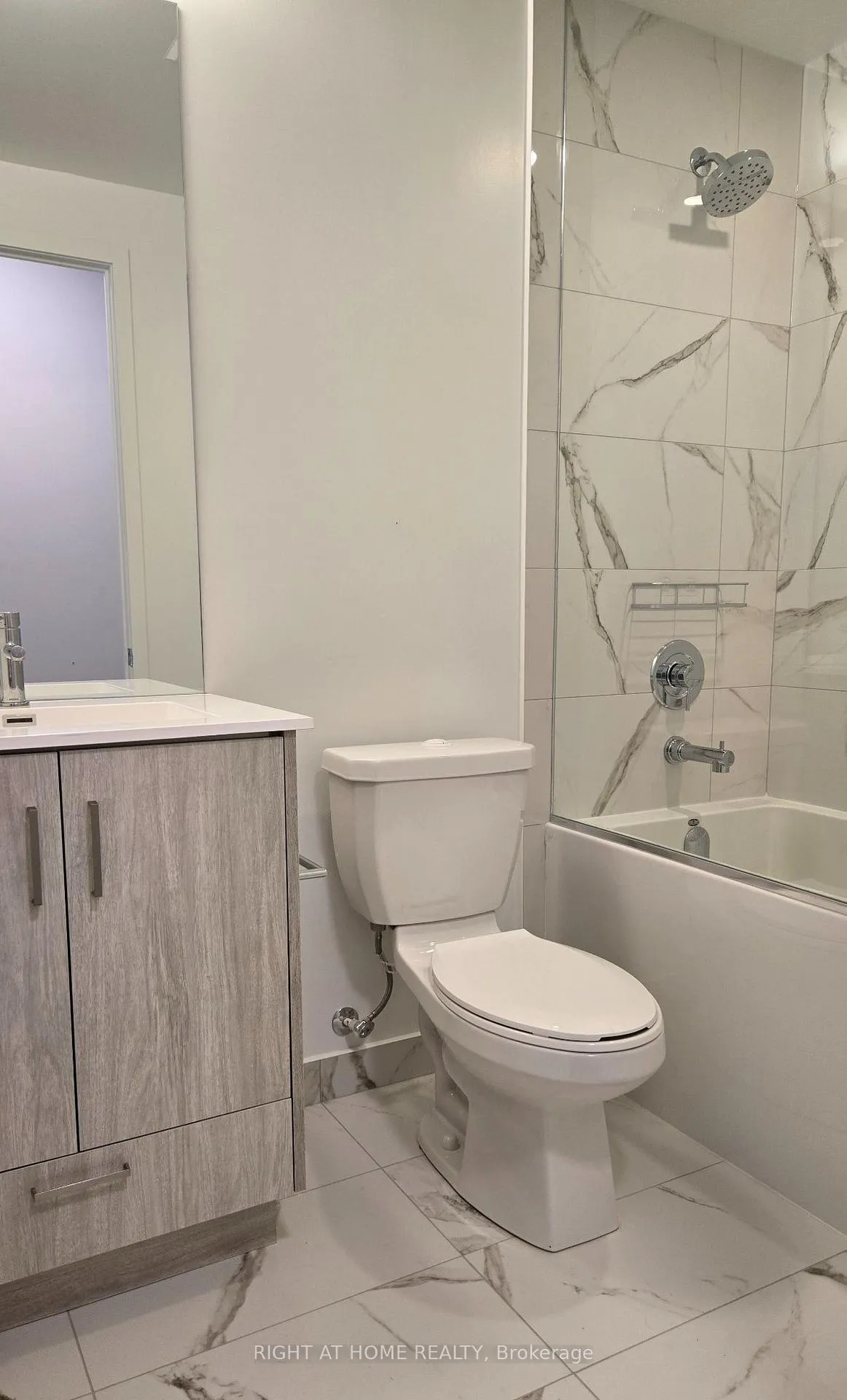 Photo 11 of Unit 1011, 180 Front Street E, Toronto, Moss Park — HOMEH