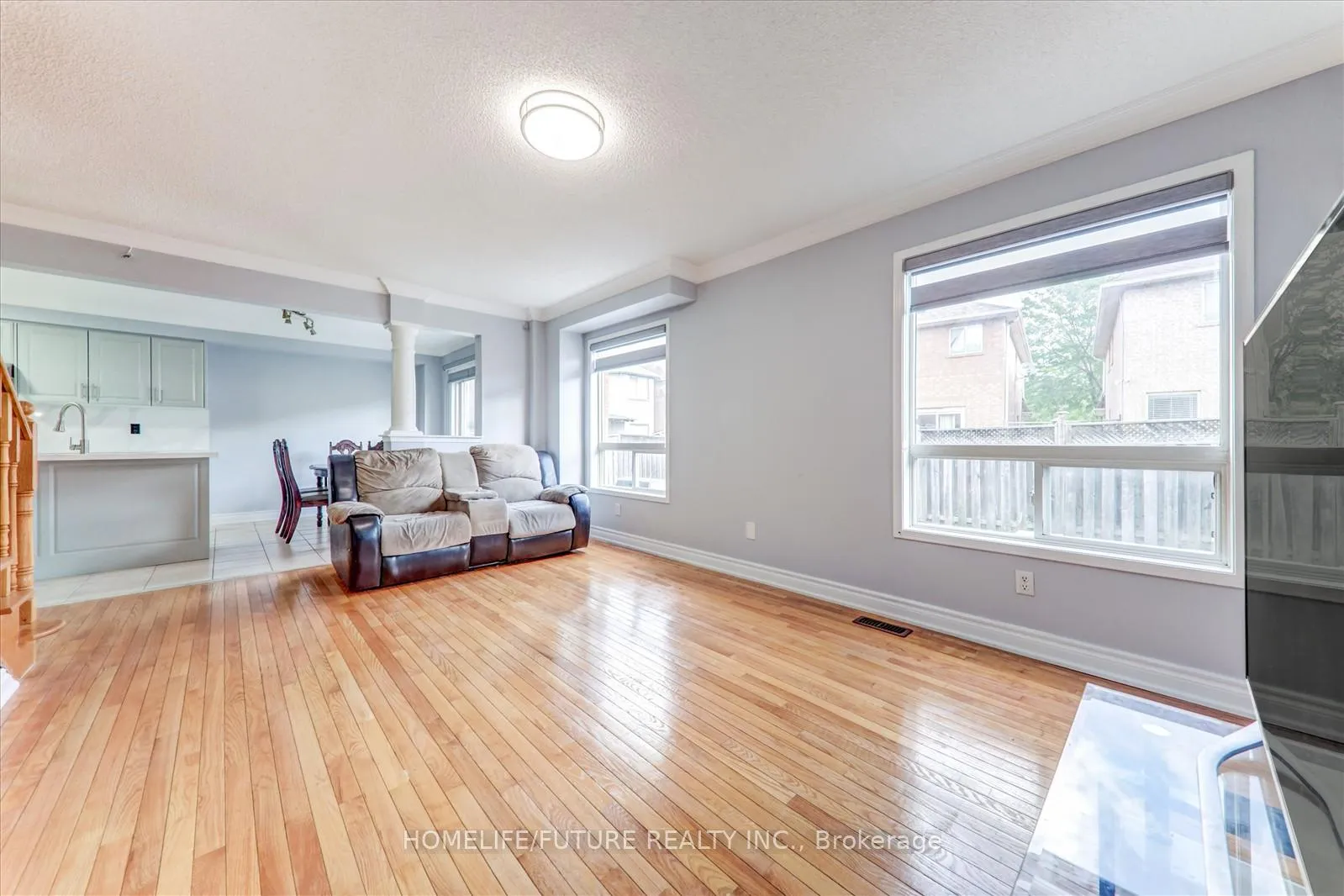 Photo 12 of 69 Heatherdale Drive, Brampton, Fletcher's Meadow — HOMEH