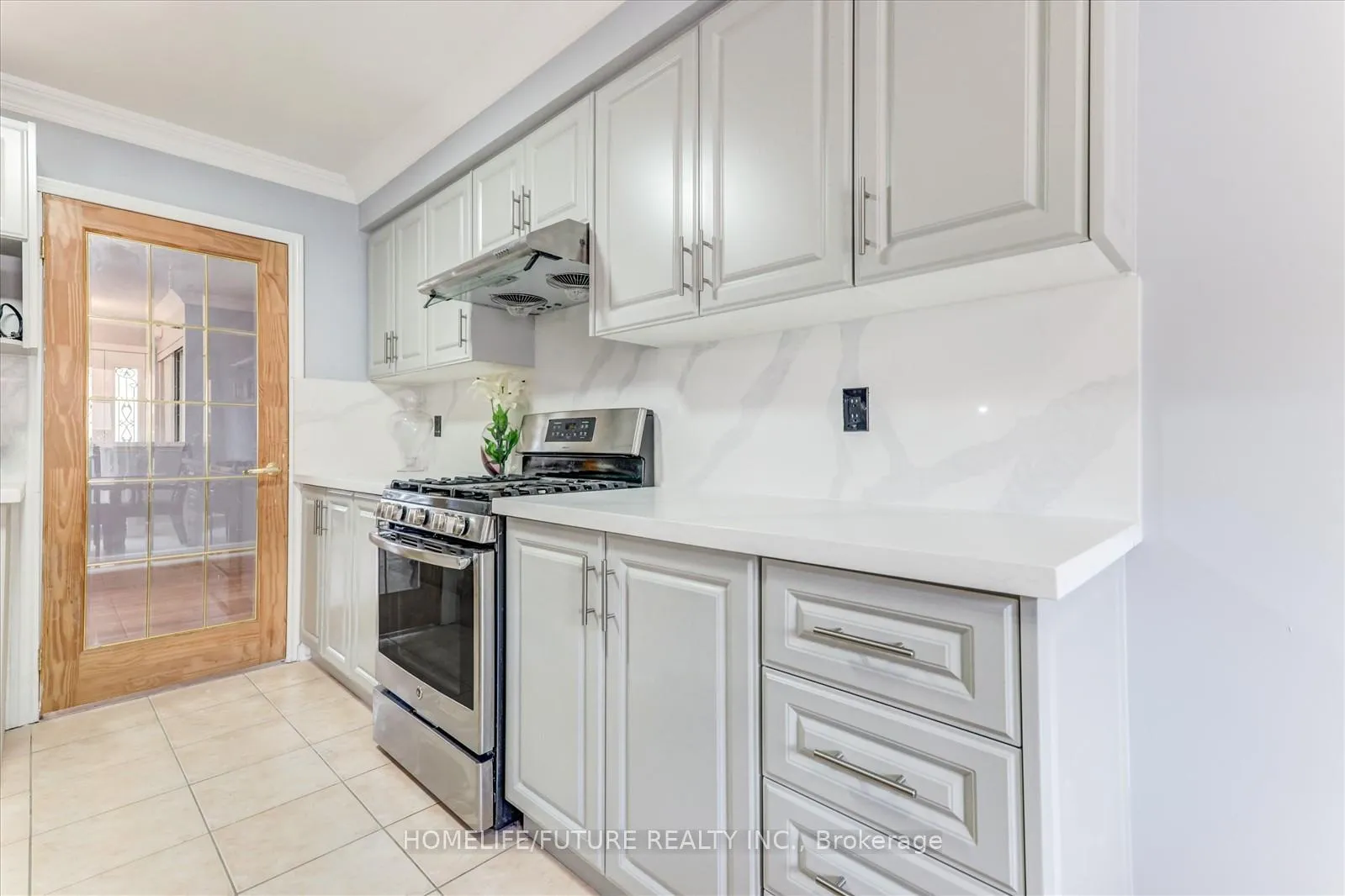 Photo 15 of 69 Heatherdale Drive, Brampton, Fletcher's Meadow — HOMEH