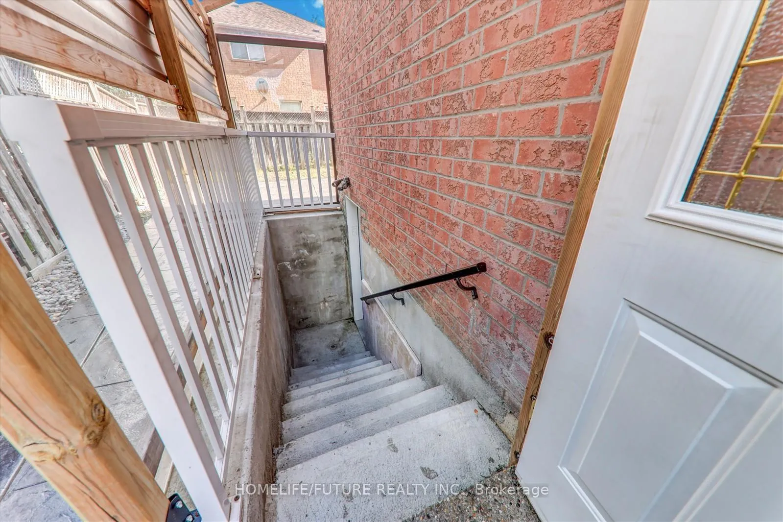 Photo 37 of 69 Heatherdale Drive, Brampton, Fletcher's Meadow — HOMEH