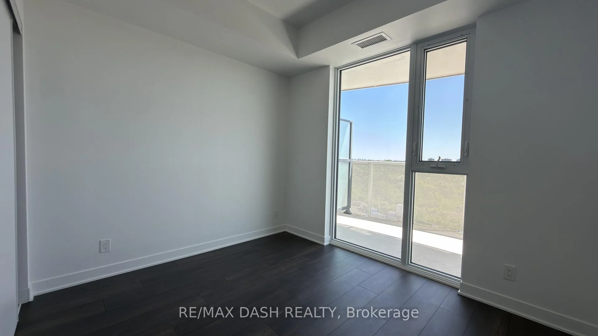 Photo 19 of Unit 705, 10 Flavelle Trail, Vaughan, Steeles West Industrial — HOMEH