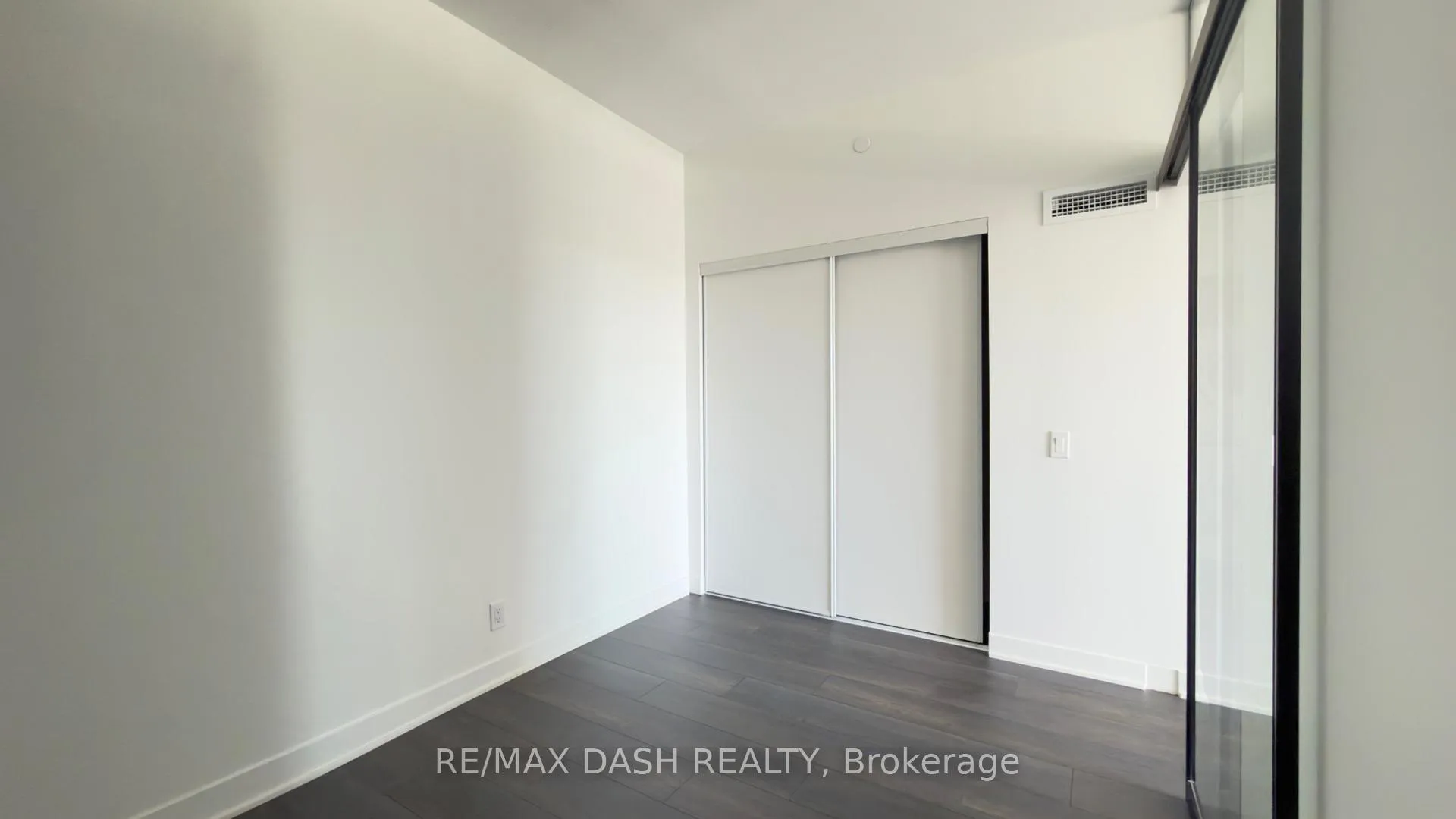 Photo 23 of Unit 705, 10 Flavelle Trail, Vaughan, Steeles West Industrial — HOMEH