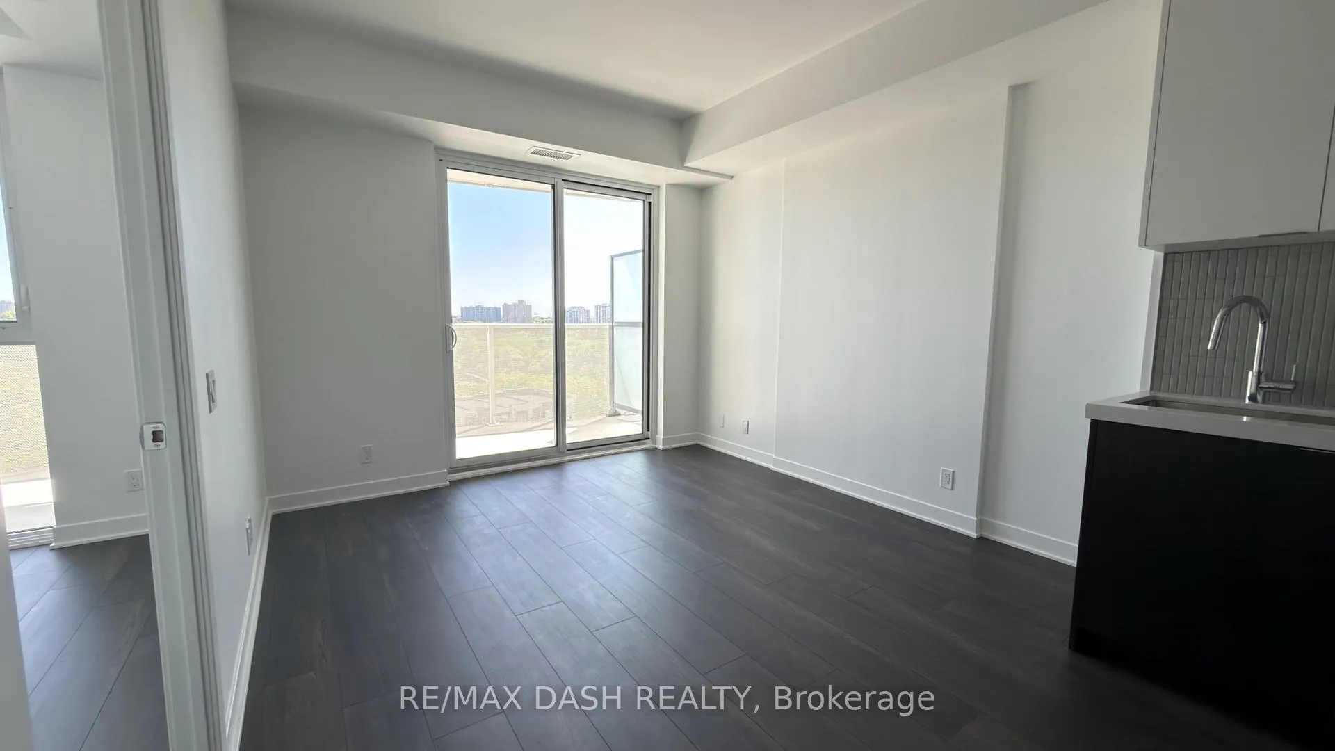 Photo 26 of Unit 705, 10 Flavelle Trail, Vaughan, Steeles West Industrial — HOMEH