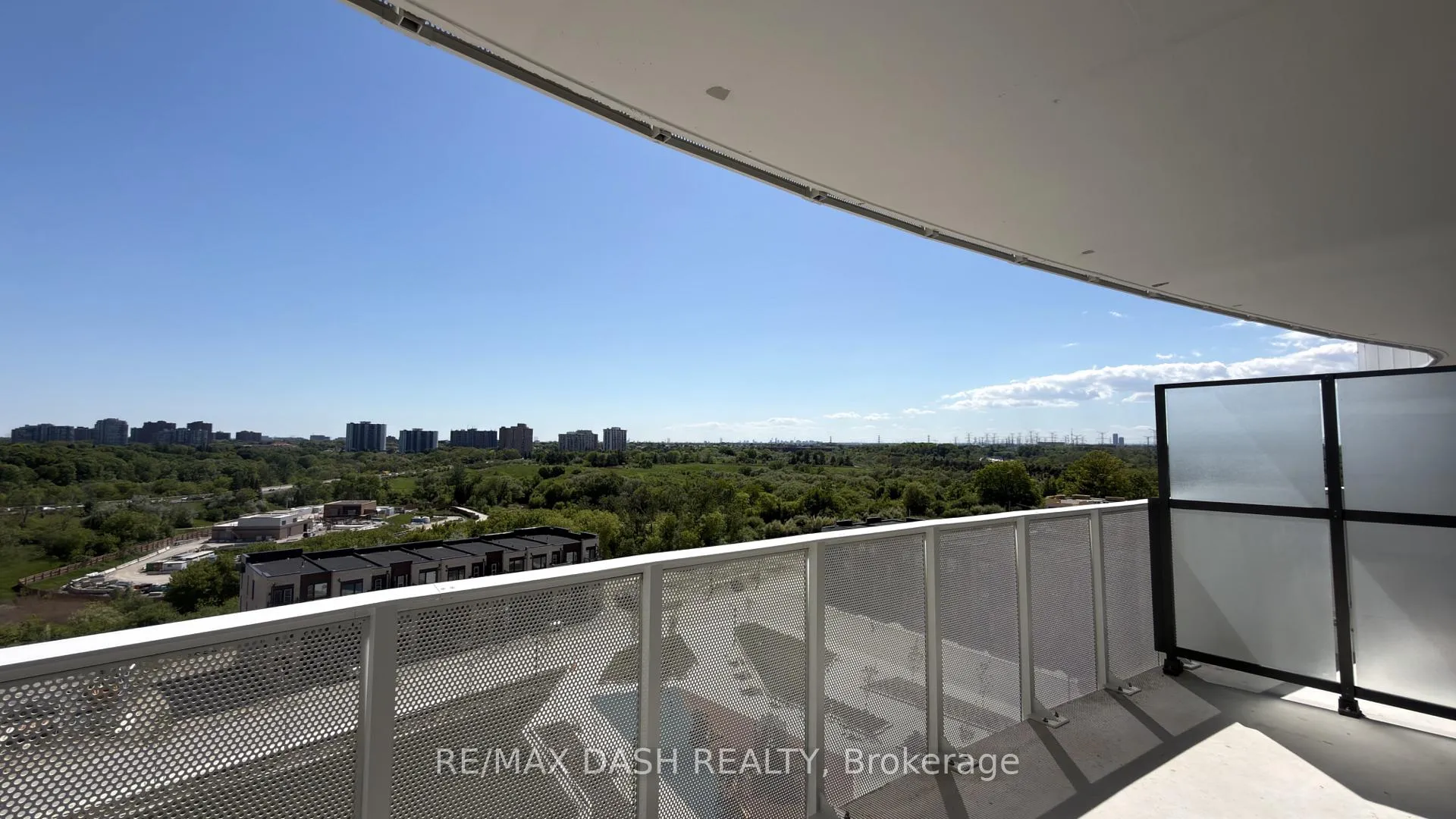 Photo 27 of Unit 705, 10 Flavelle Trail, Vaughan, Steeles West Industrial — HOMEH