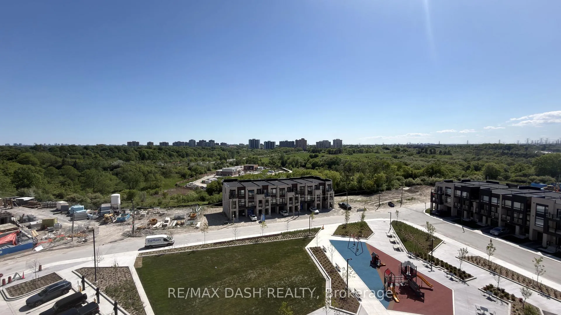 Photo 31 of Unit 705, 10 Flavelle Trail, Vaughan, Steeles West Industrial — HOMEH