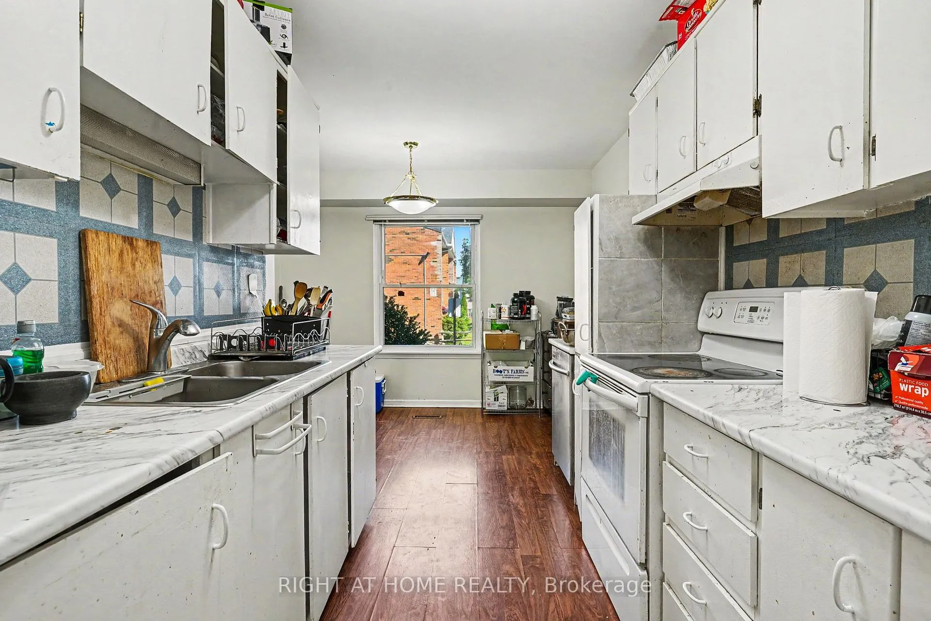 Photo 5 of Unit 89, 1020 Central Park Drive, Brampton, Northgate — HOMEH