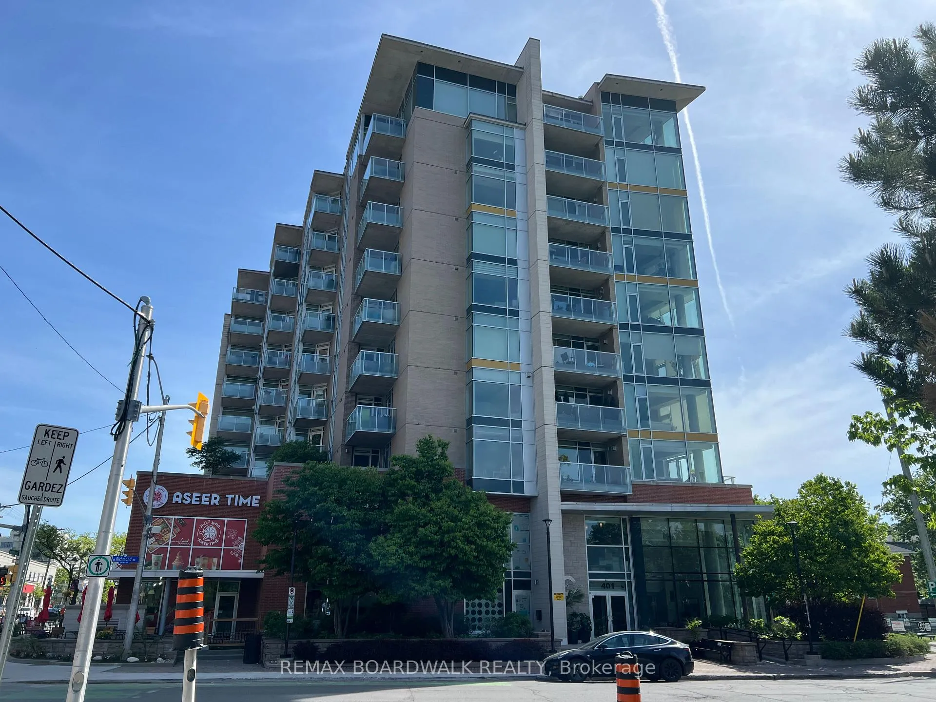 Front of Unit 1005, 401 Golden Avenue