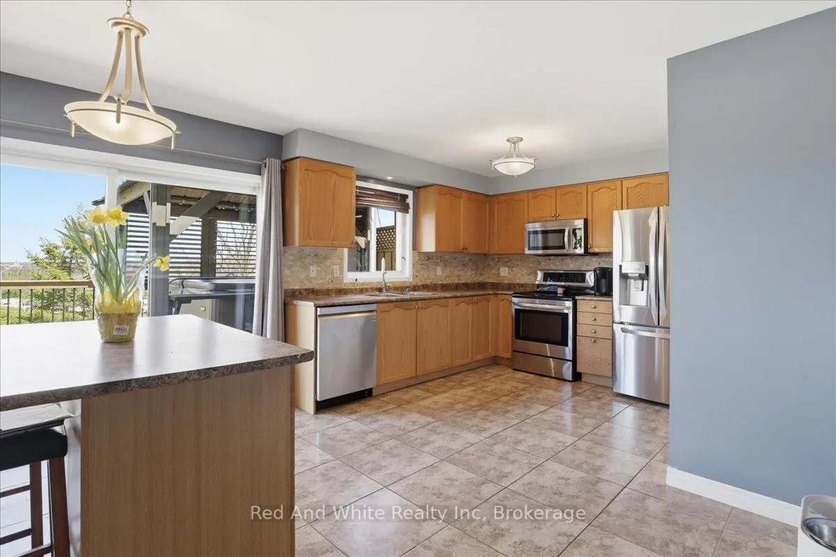 Photo 5 of 136 Carpenter Road, Cambridge, Christopher-Champlain — HOMEH