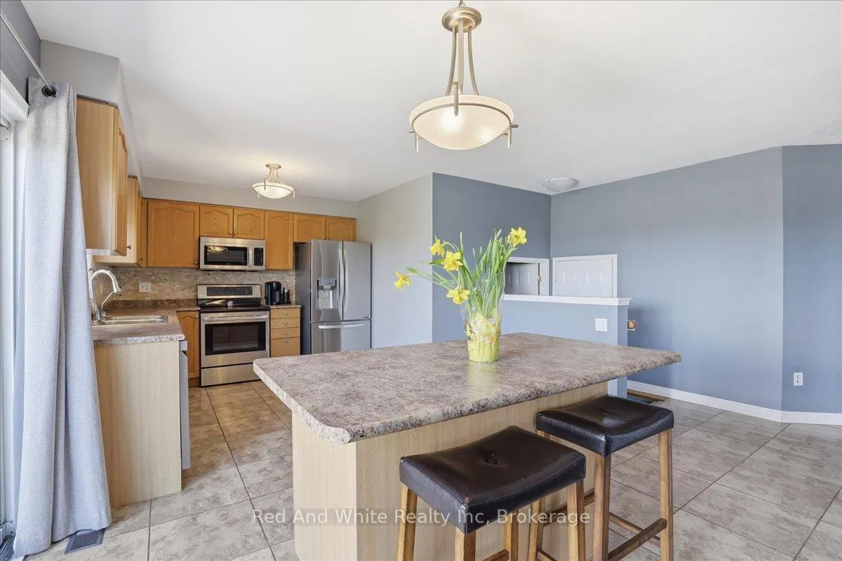 Photo 7 of 136 Carpenter Road, Cambridge, Christopher-Champlain — HOMEH