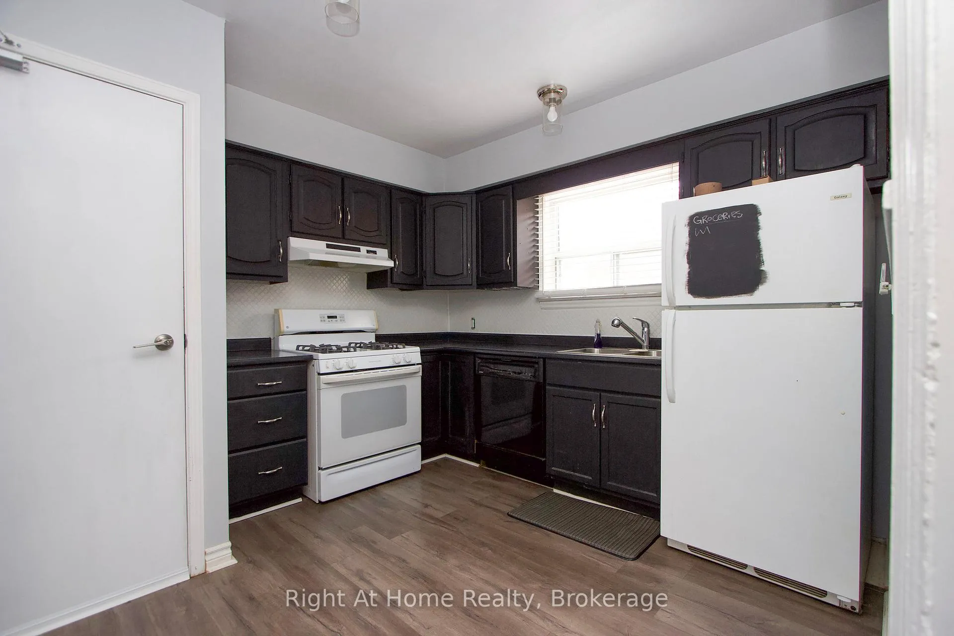 Photo 5 of Unit Main, 307 Vimy Avenue, Oshawa, Central — HOMEH