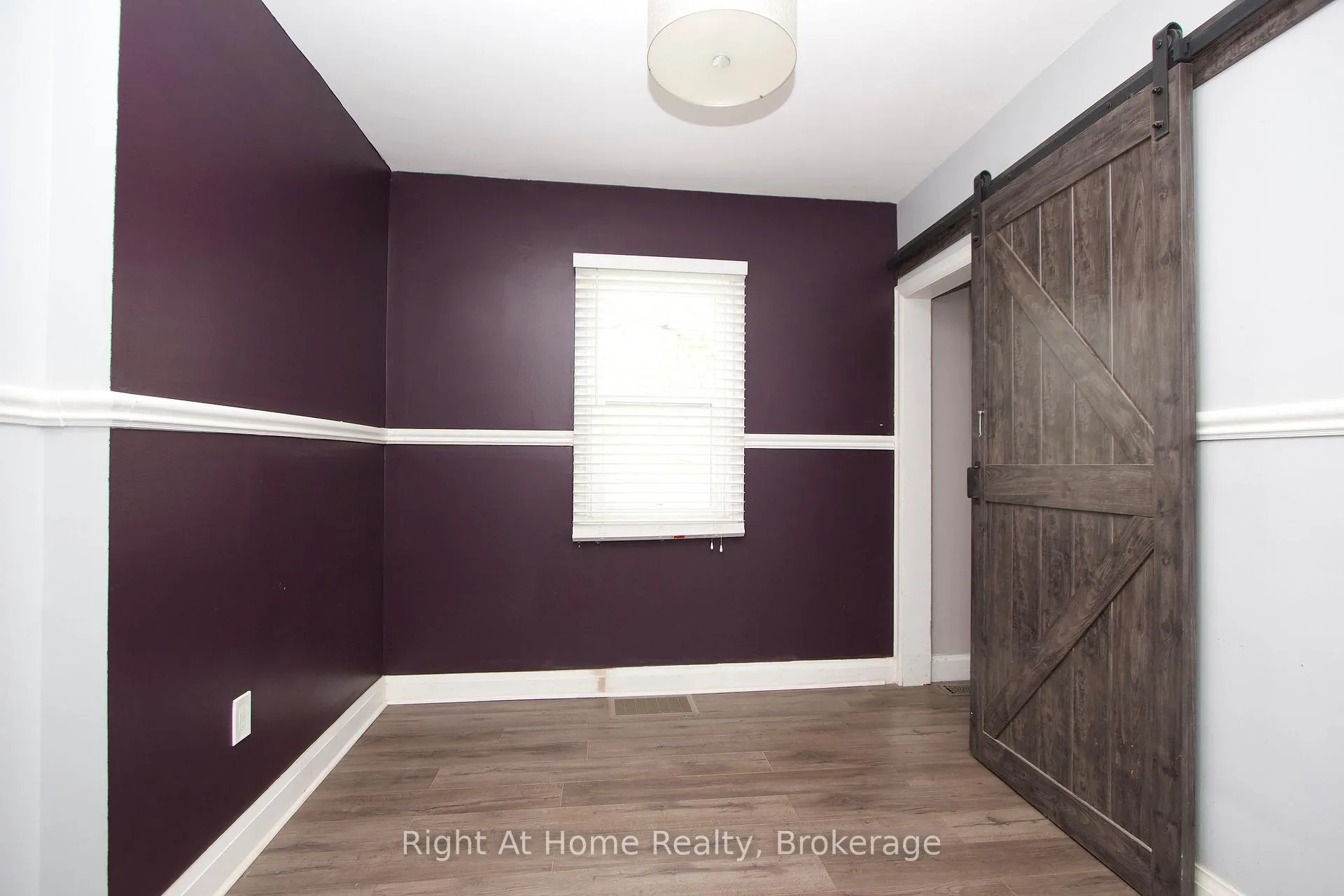 Photo 7 of Unit Main, 307 Vimy Avenue, Oshawa, Central — HOMEH