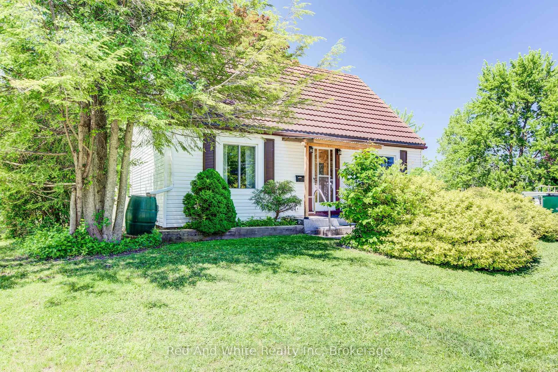 Photo 2 of 59 Lorne Crescent, Kitchener — HOMEH