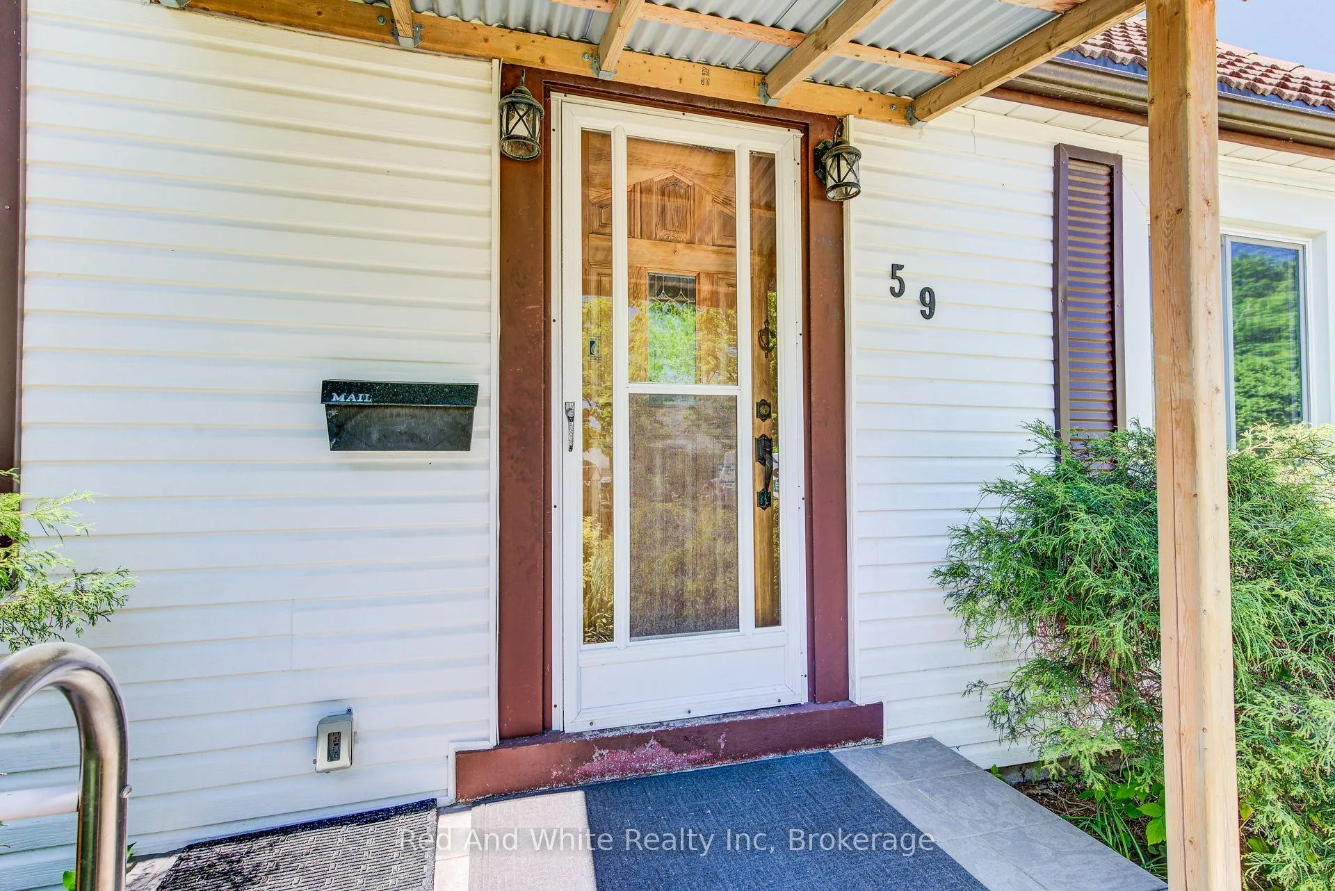 Photo 5 of 59 Lorne Crescent, Kitchener — HOMEH