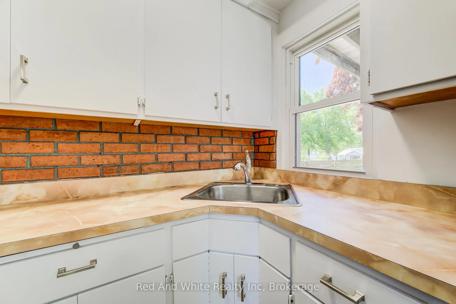 Photo 11 of 59 Lorne Crescent, Kitchener — HOMEH