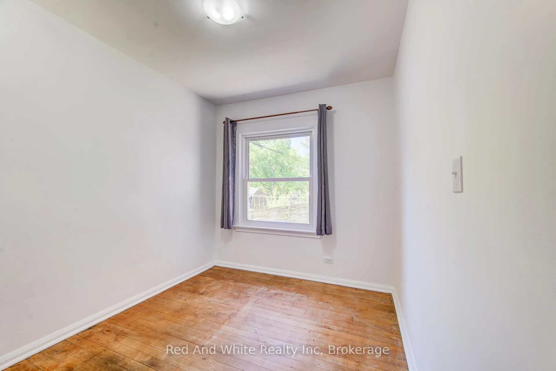 Photo 14 of 59 Lorne Crescent, Kitchener — HOMEH