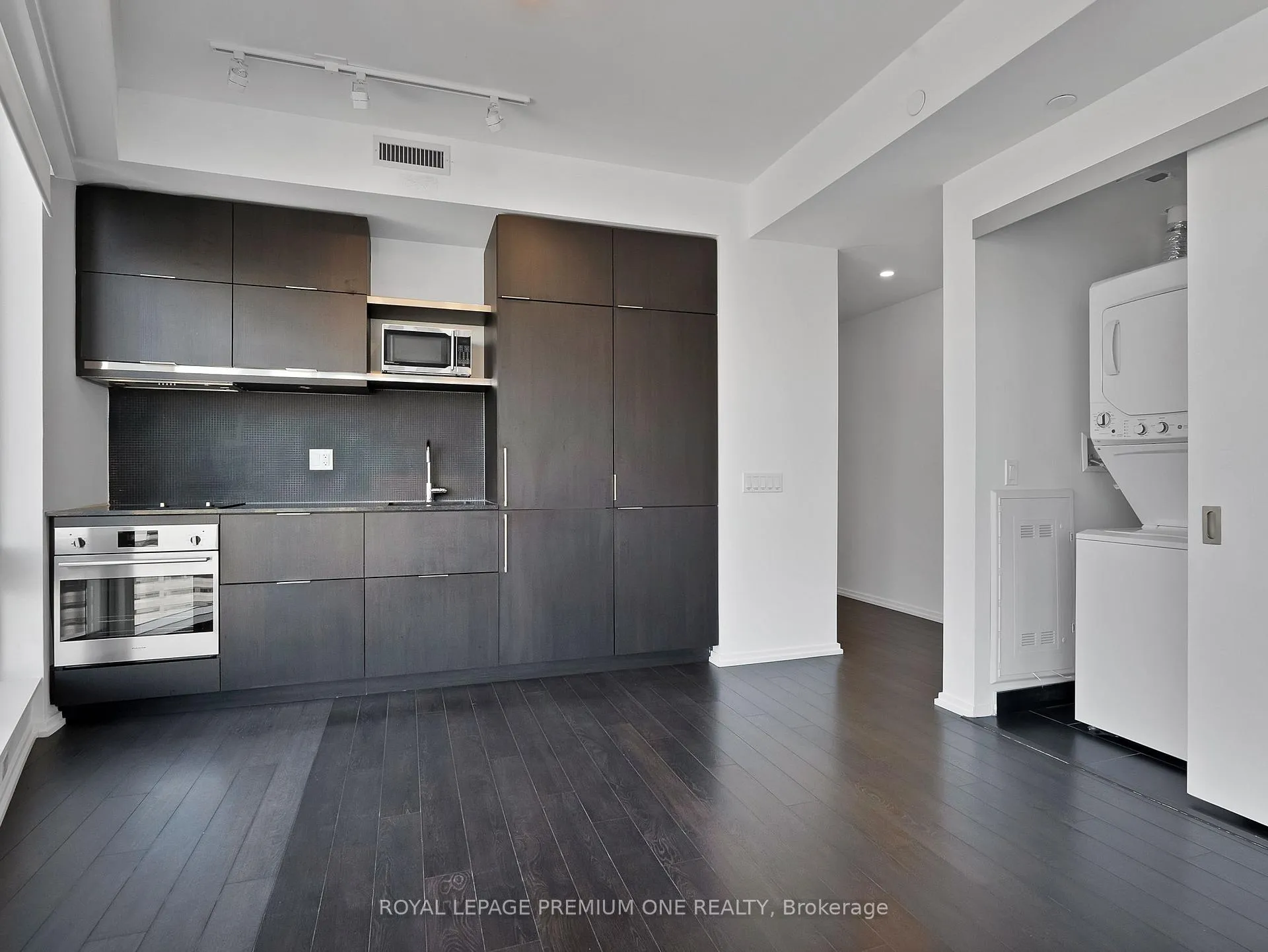 Photo 3 of Unit 1412, 197 Yonge Street, Toronto, Church-Yonge Corridor — HOMEH