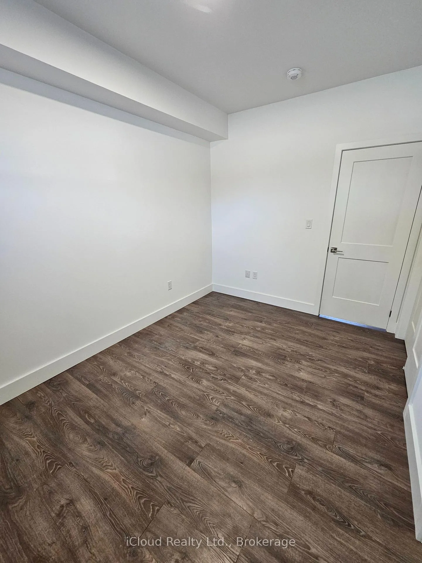Photo 3 of 6638 Mcleod Road, Niagara Falls, Oldfield — HOMEH