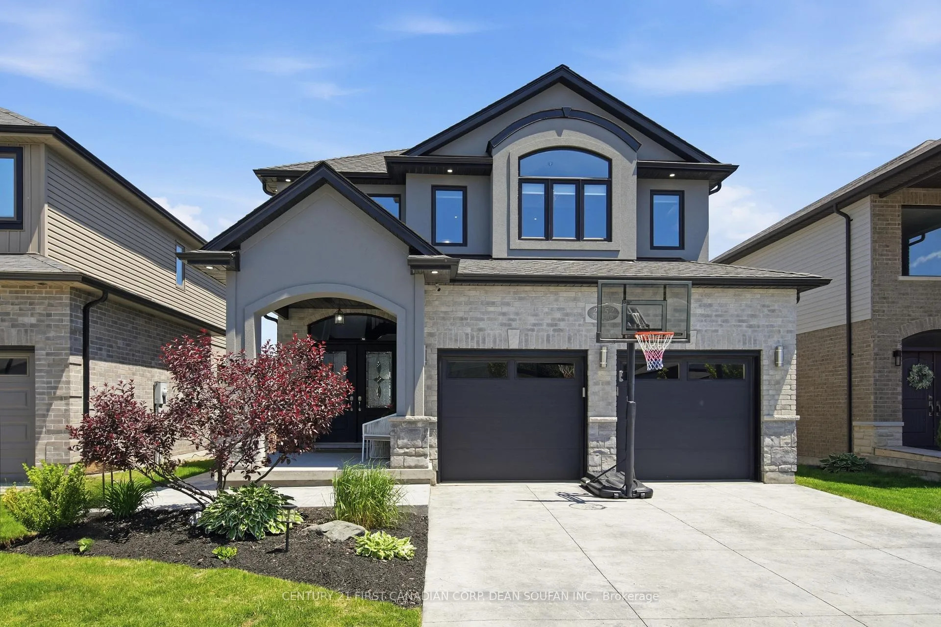 Front of 2152 Yellowbirch Place